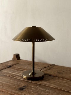 Skandinavische Mid-Century-Tischlampe aus Messing, 1950er Jahre