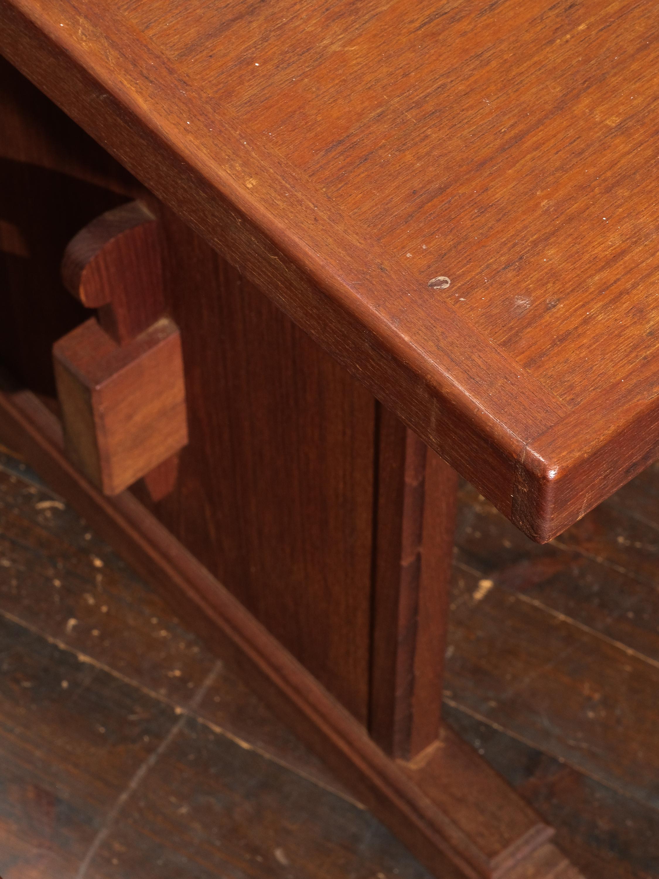 Milieu du XXe siècle Ensemble de salle à manger scandinave du milieu du siècle dernier avec table à manger à tréteaux et bancs en vente