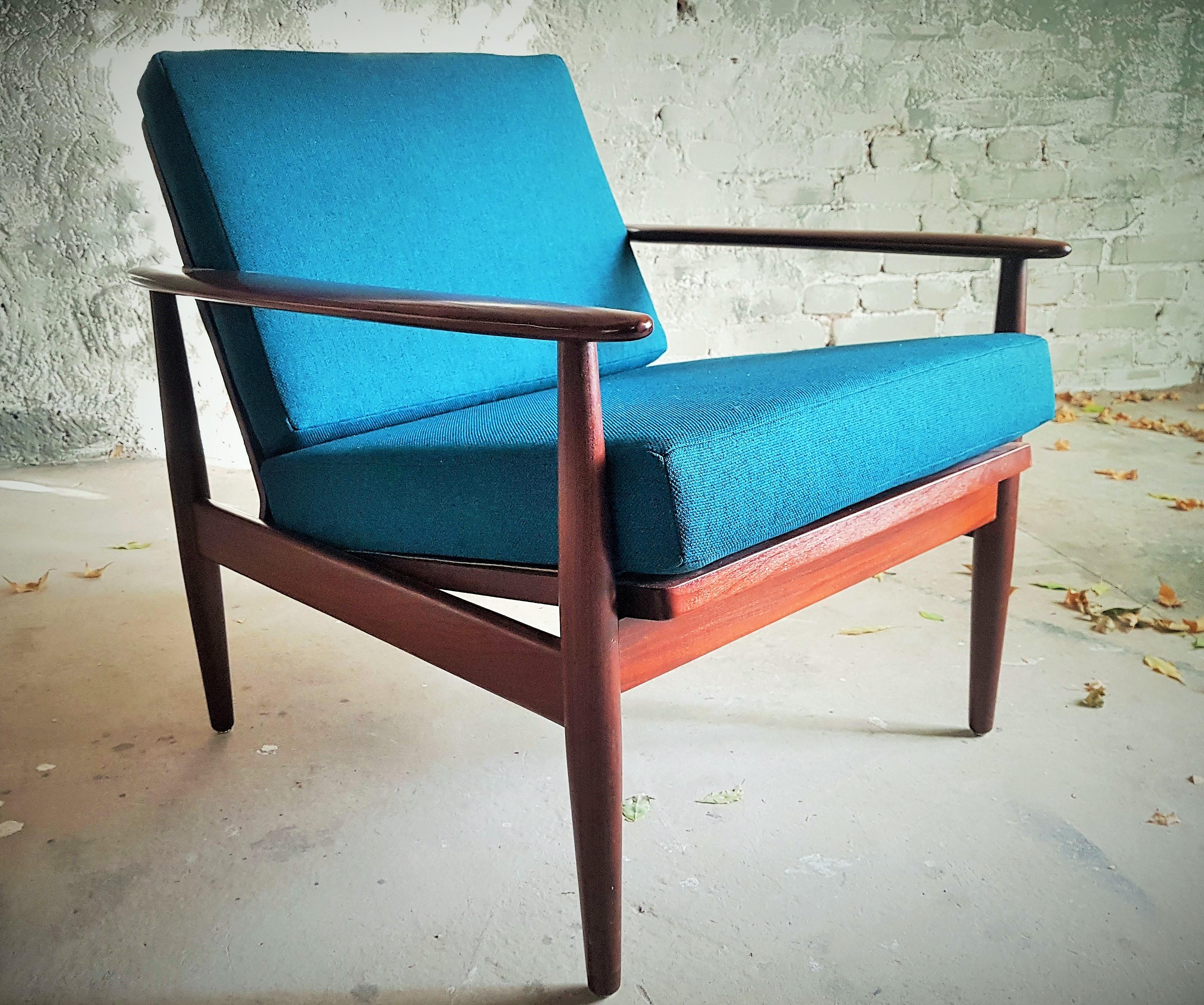 Mid-20th Century Pair of Mid-Century Scandinavian Teak Lounge Chair Armchair, Denmark, 1960 For Sale