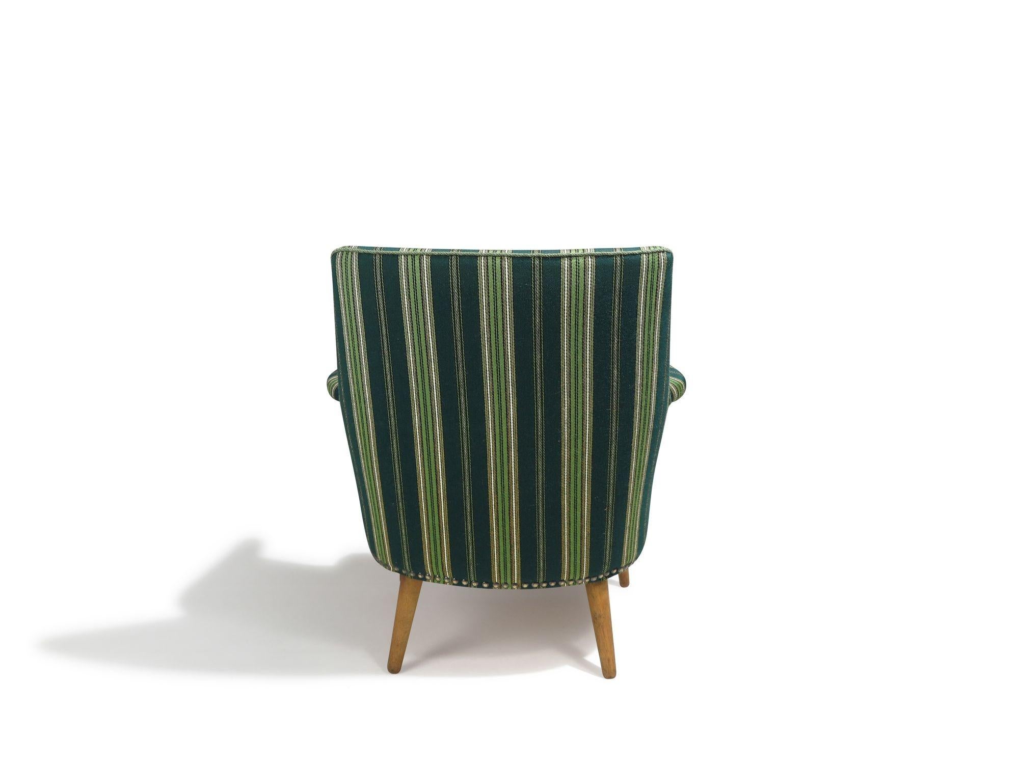 Sedia da salotto scandinava di metà secolo in teak con lana originale verde in vendita 1