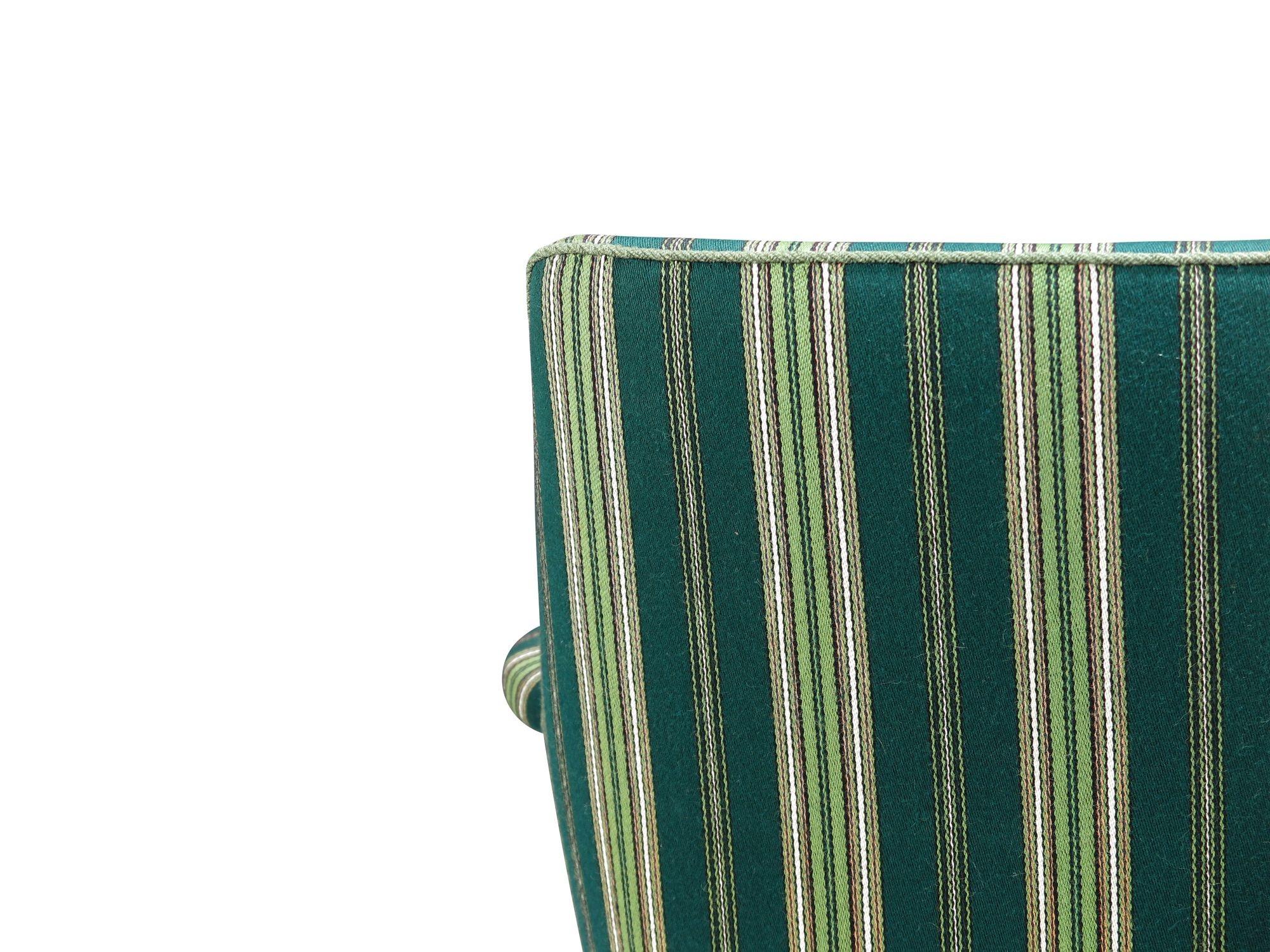 Sedia da salotto scandinava di metà secolo in teak con lana originale verde in vendita 2