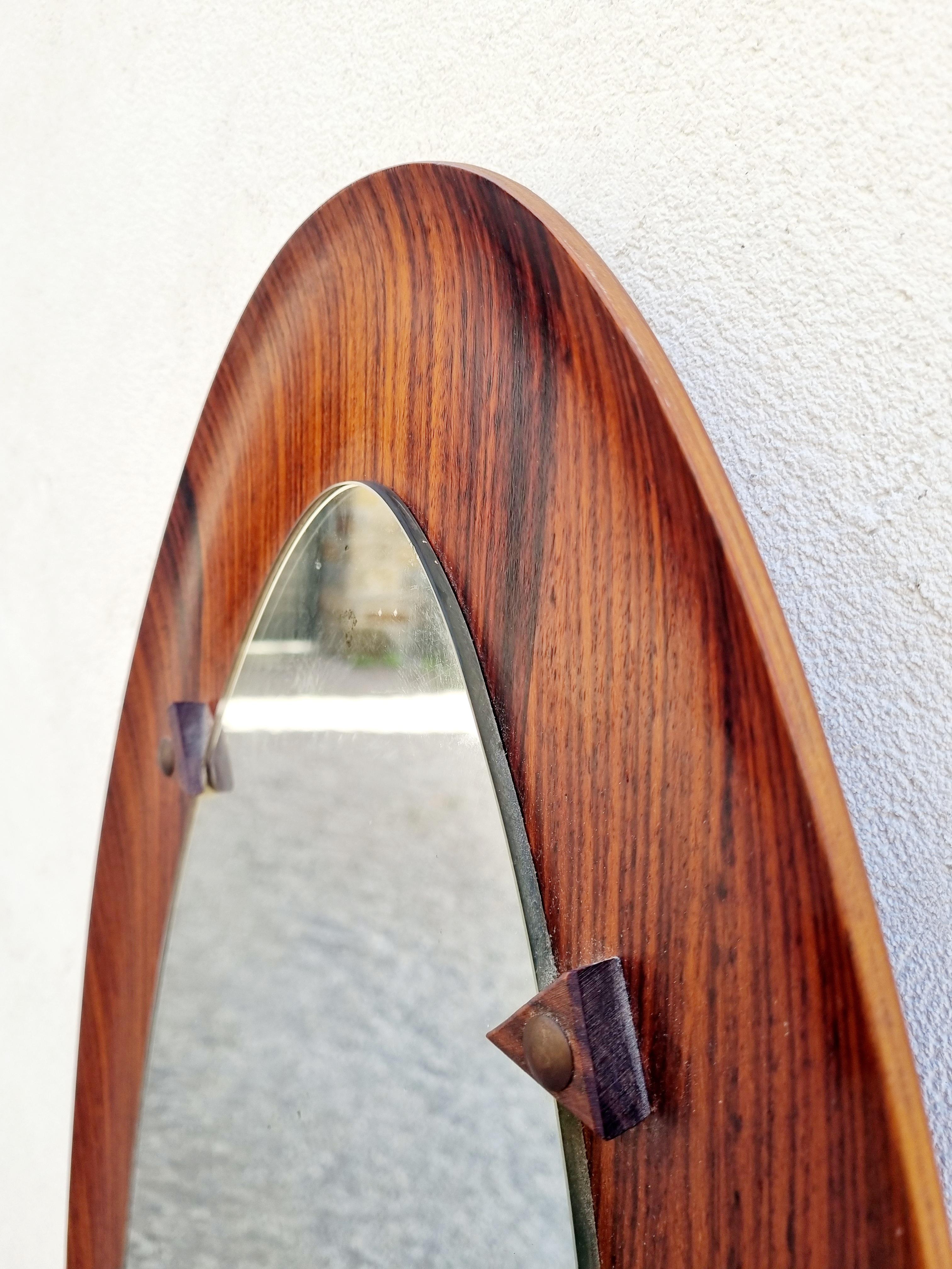 Scandinavo moderno Specchio da parete in teak scandinavo di metà secolo, Danimarca anni '60 in vendita
