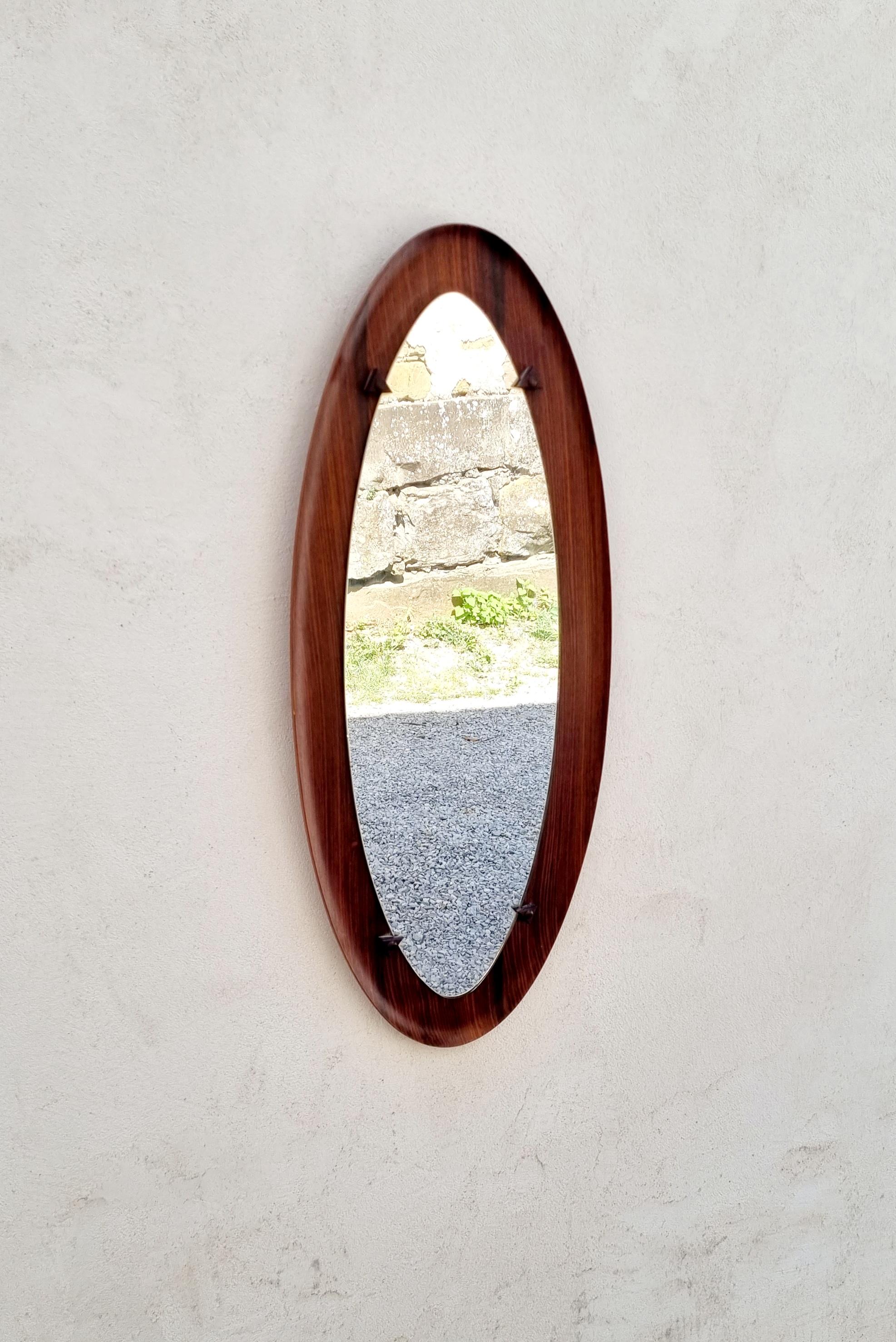 Metà XX secolo Specchio da parete in teak scandinavo di metà secolo, Danimarca anni '60 in vendita