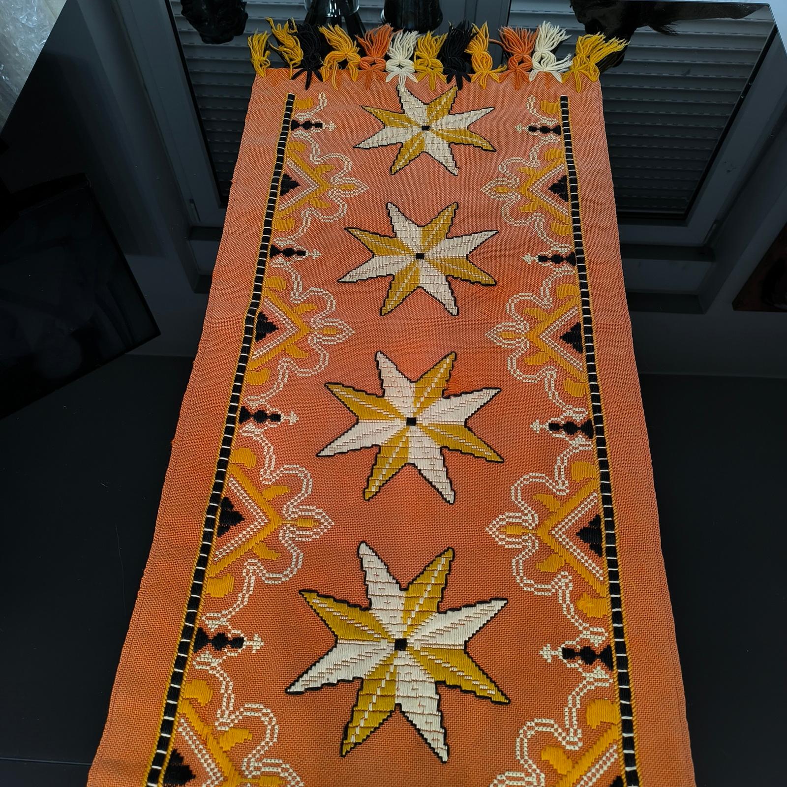 Tapiz de pared o camino de mesa escandinavo de mediados de siglo Motivo estrella de Ekelund Sueco en venta