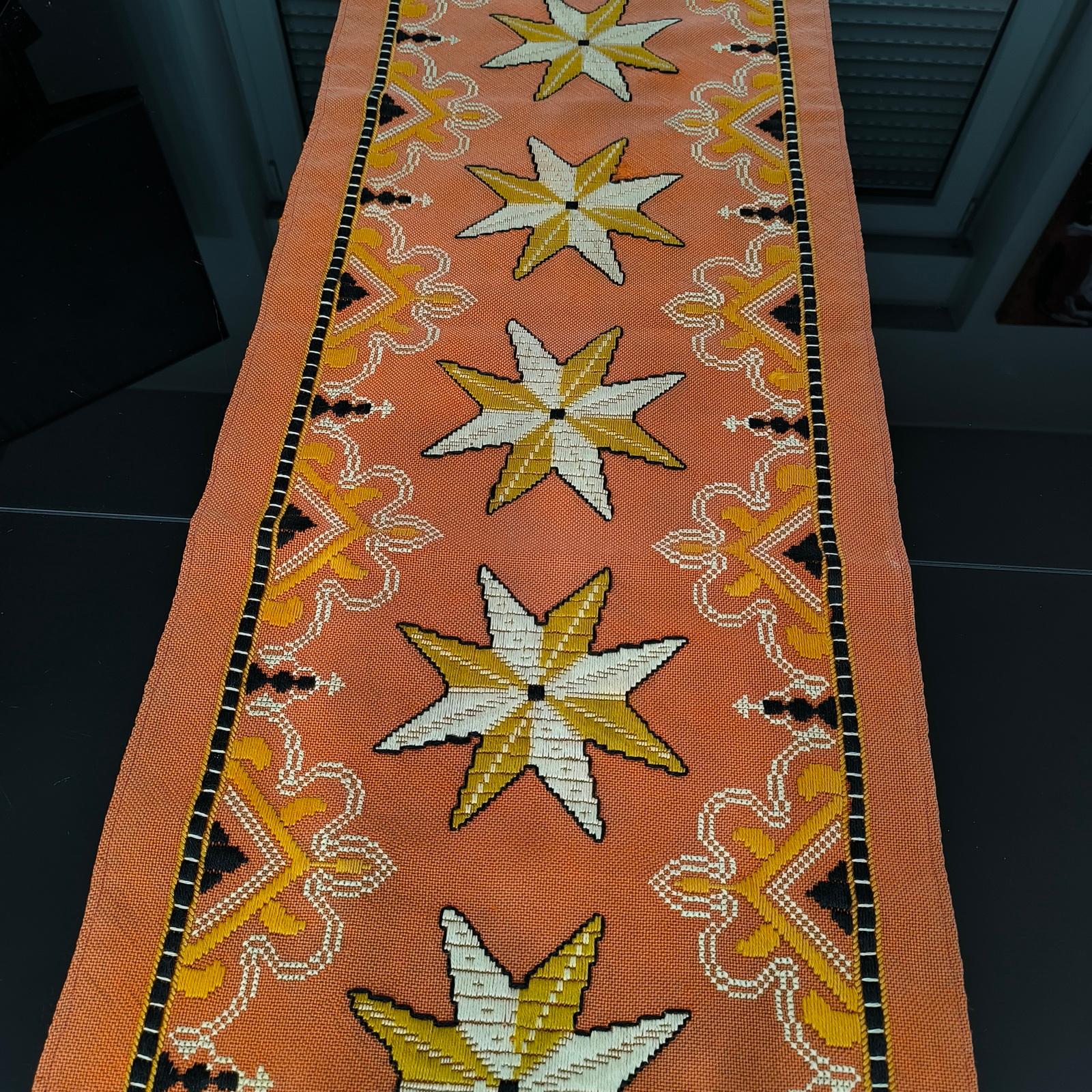 Tapiz de pared o camino de mesa escandinavo de mediados de siglo Motivo estrella de Ekelund Bordado en venta