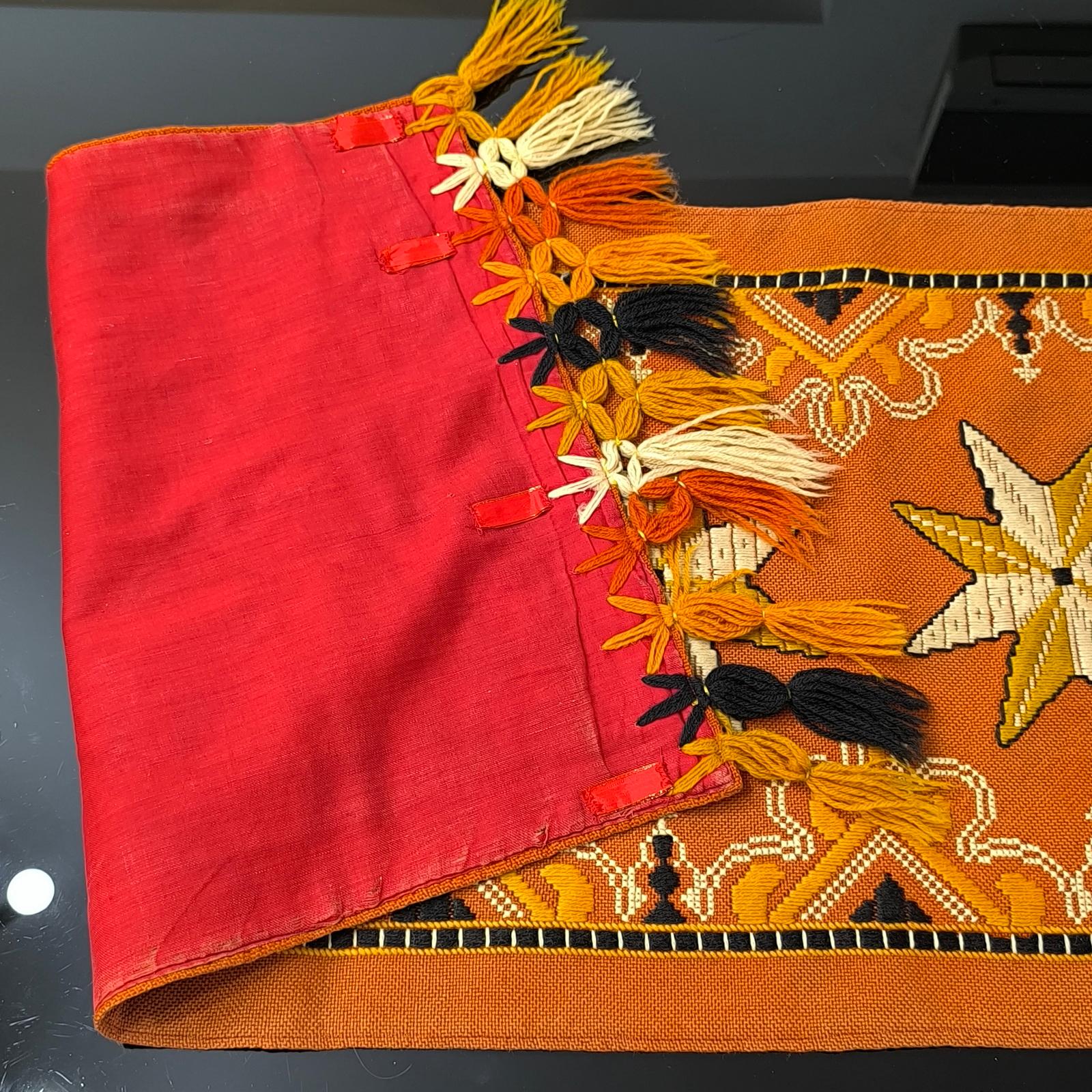 Tapiz de pared o camino de mesa escandinavo de mediados de siglo Motivo estrella de Ekelund Lana en venta