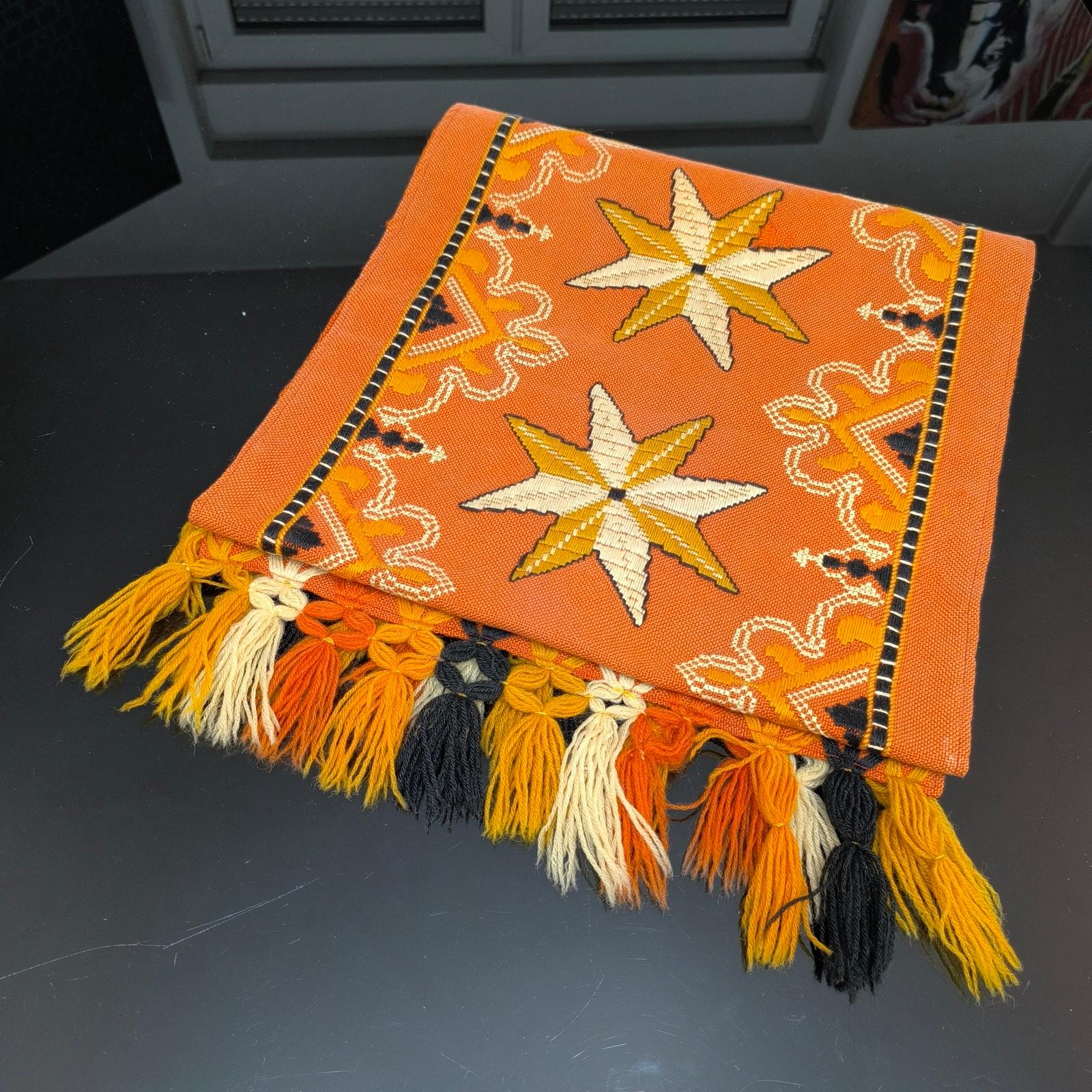 Tapiz de pared o camino de mesa escandinavo de mediados de siglo Motivo estrella de Ekelund en venta 1