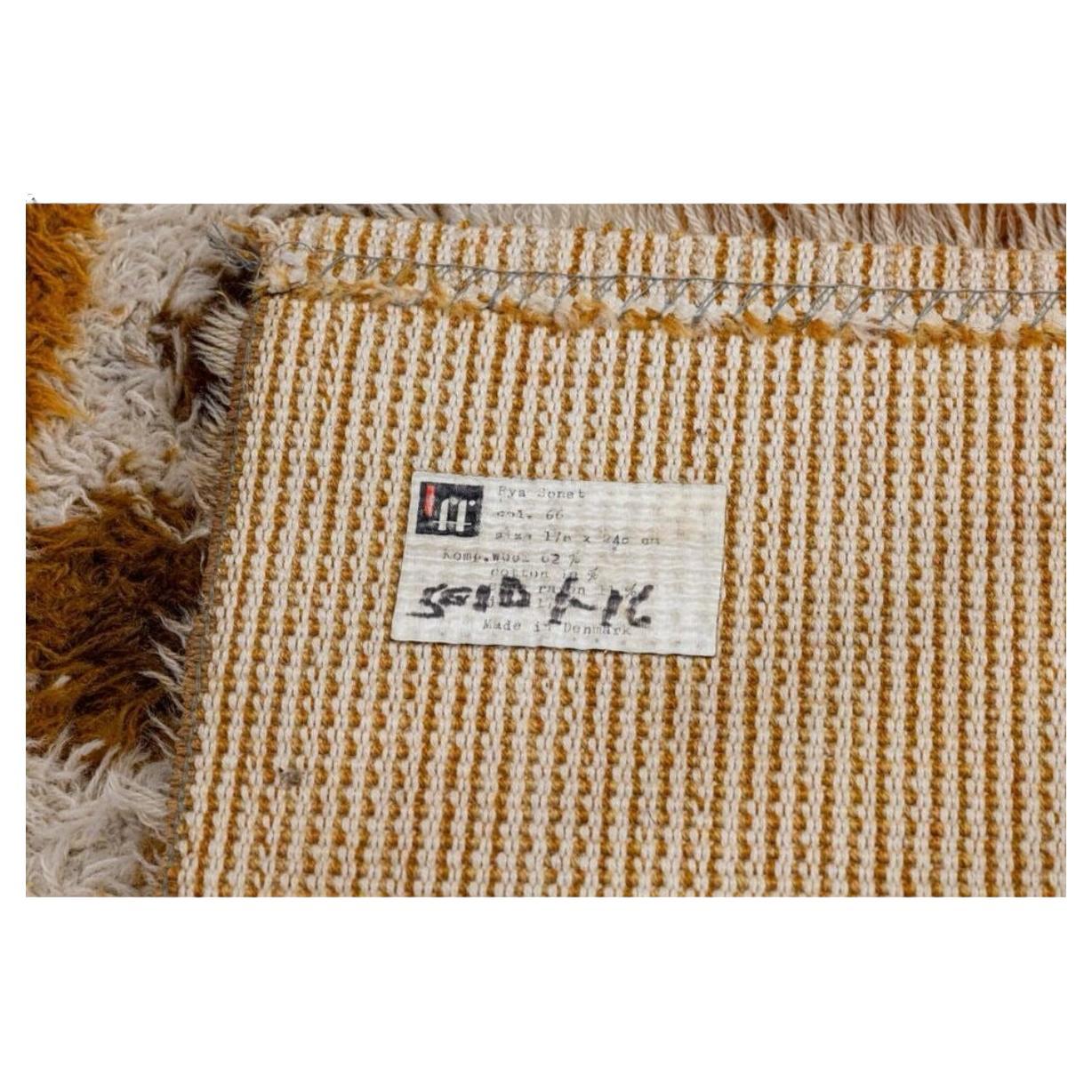 Mid century Scandinavian white with yellow circles wool Rya Ege rug 6 x 8 In Good Condition For Sale In BROOKLYN, NY