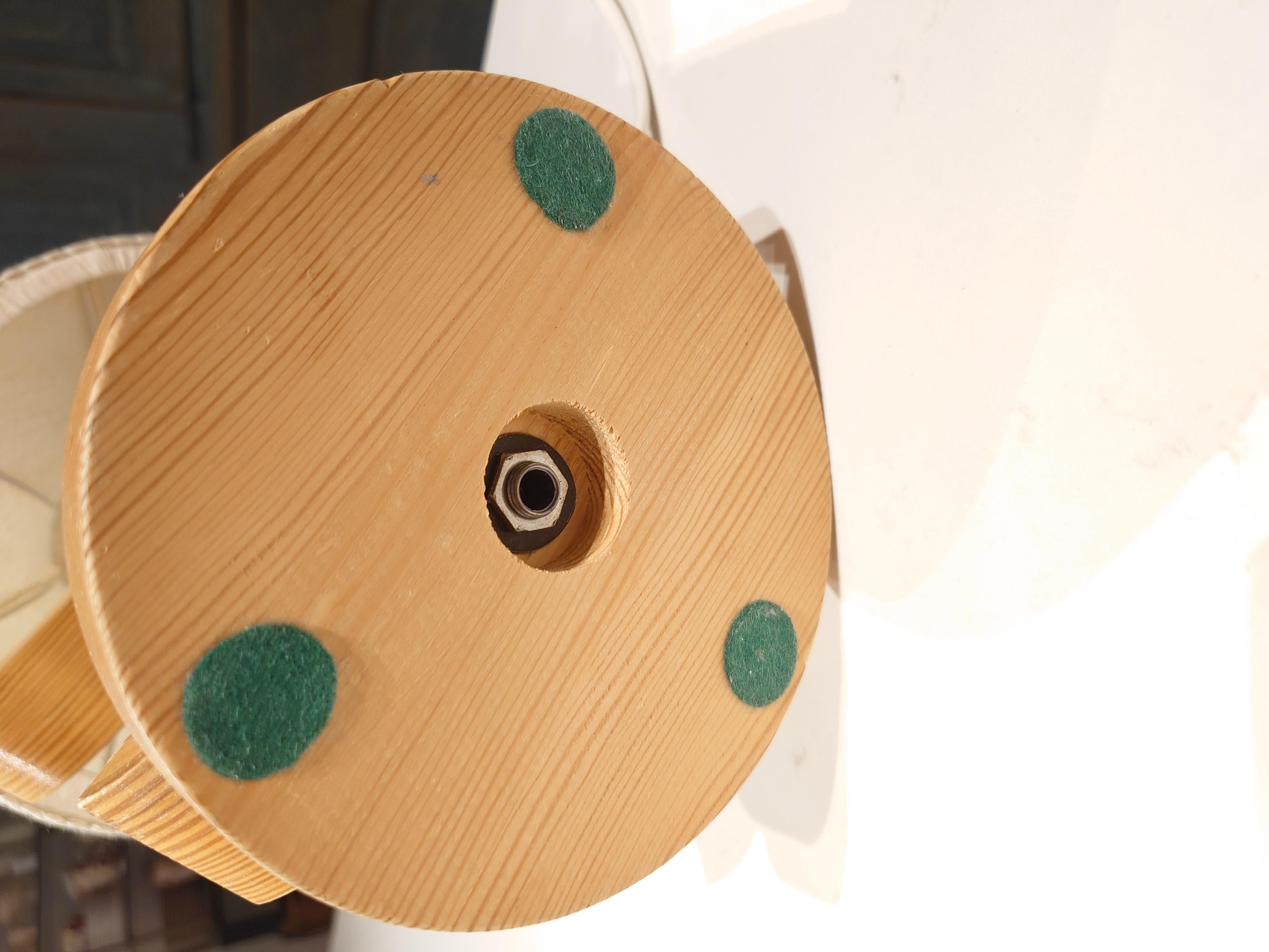 Lámpara escultórica de sobremesa escandinava de mediados de siglo en pino, sueca, años 70 en venta 4