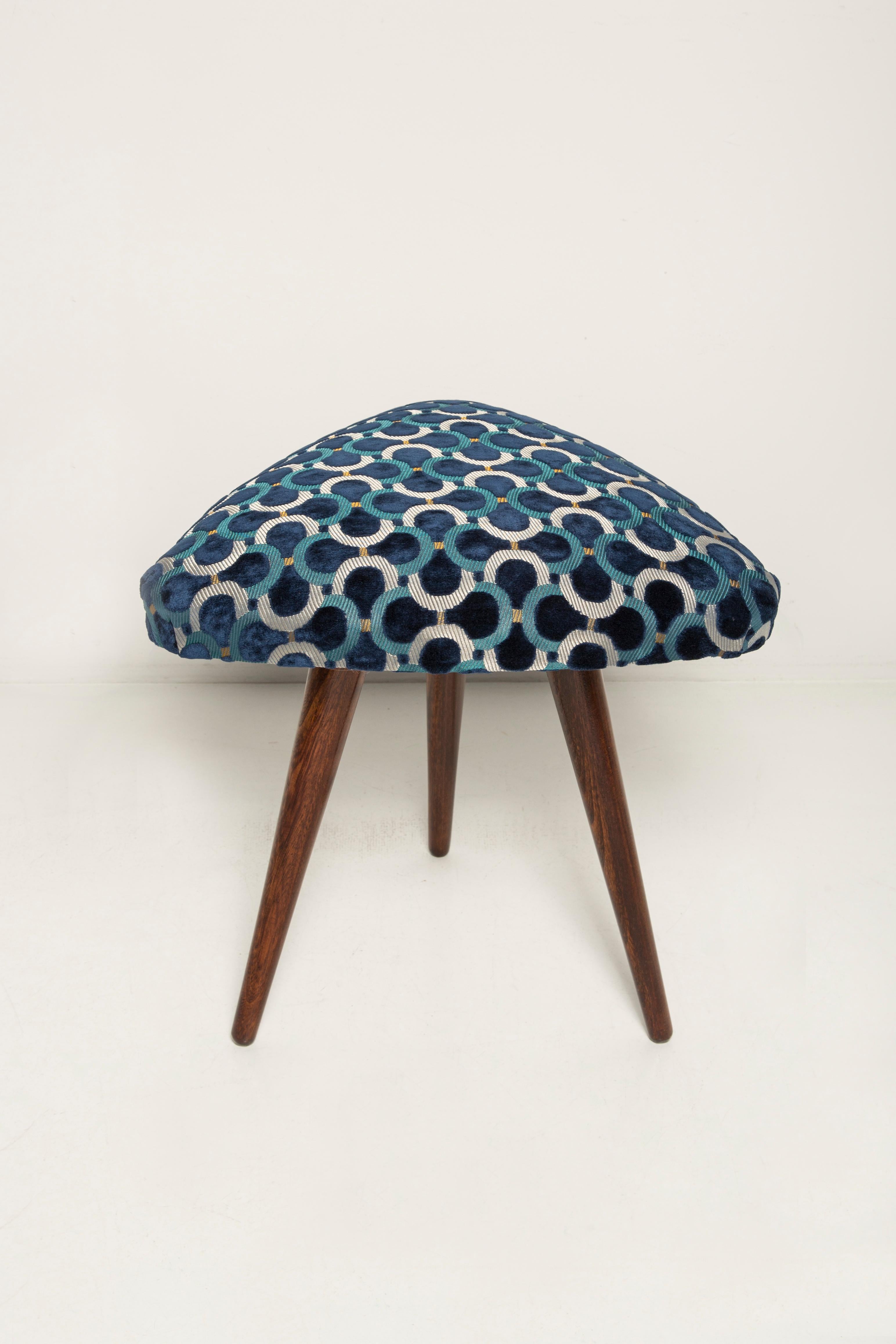 Mid-Century Modern Mid Century Scarabeo Blue Velvet Dedar Triangle Stool, Europe, 1960s For Sale