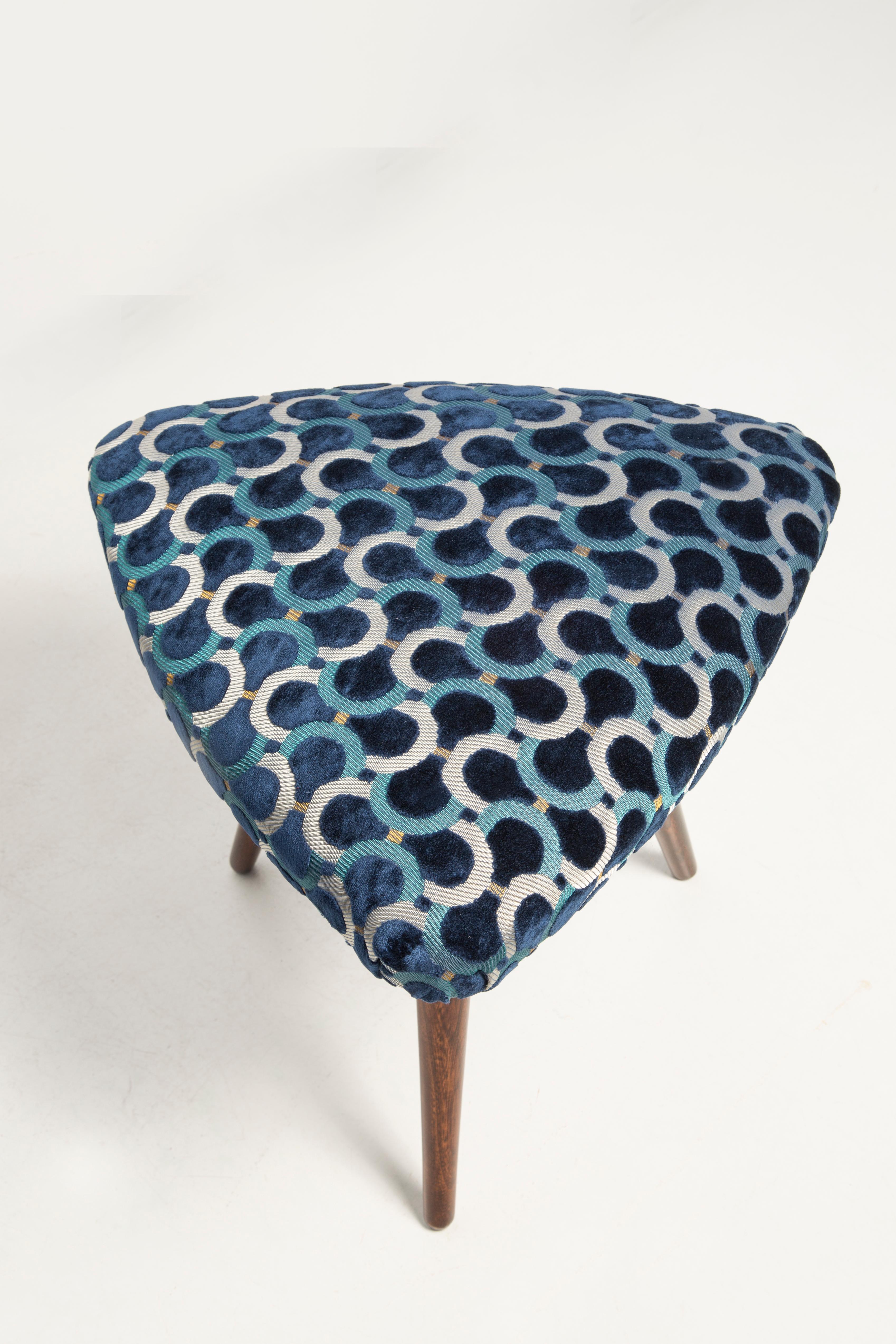 Polish Mid Century Scarabeo Blue Velvet Dedar Triangle Stool, Europe, 1960s For Sale