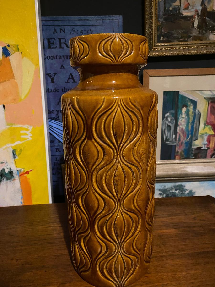 mustard vase