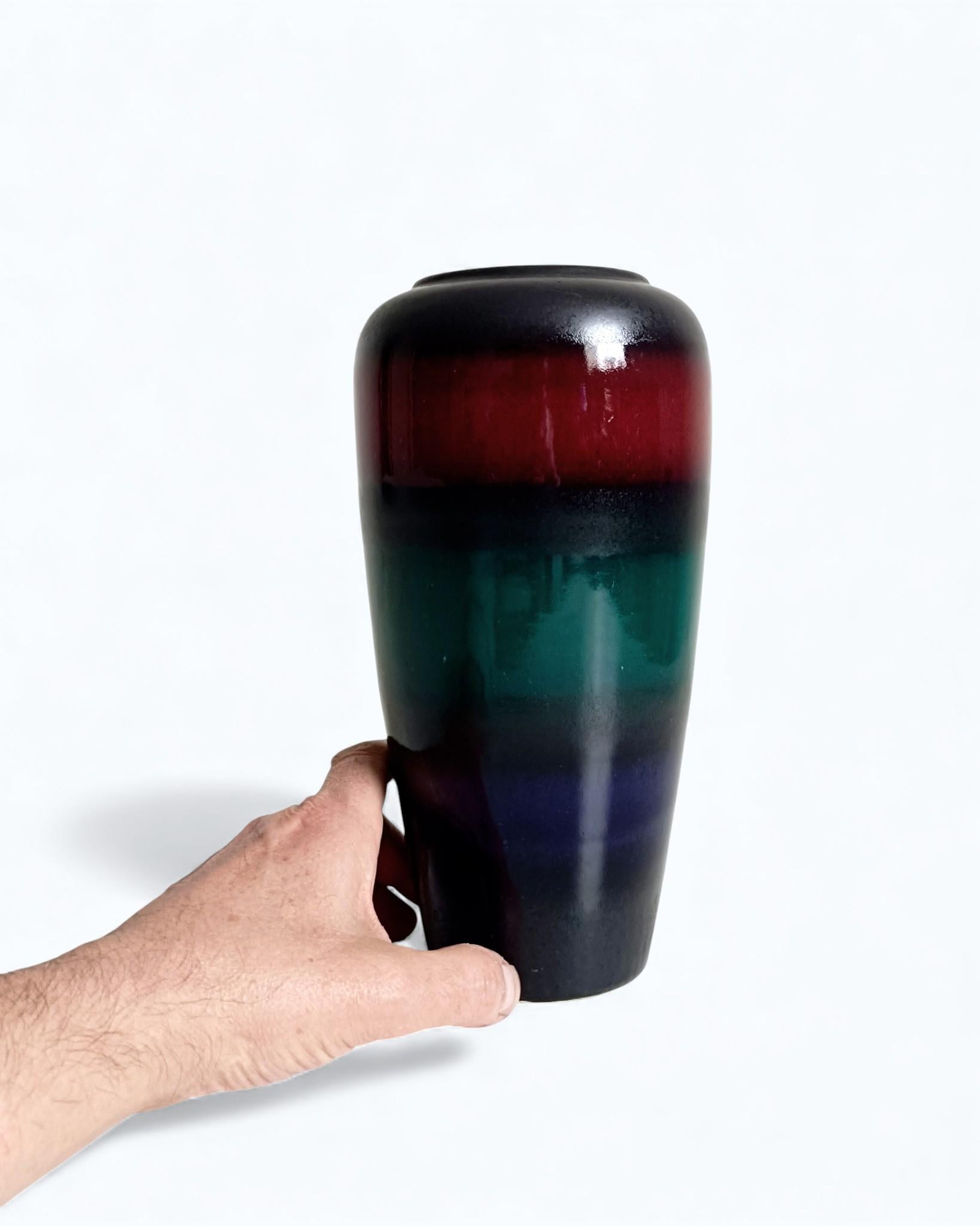 Scheurich West German Pottery Vase aus der Jahrhundertmitte, seltene mehrfarbige Glasur, 1950er Jahre (Keramik) im Angebot