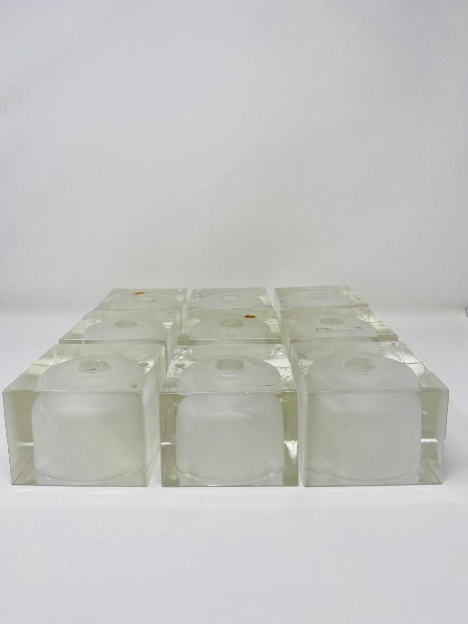 Lustre à blocs en laiton et verre Sciolari de Lightolier du milieu du siècle dernier Bon état - En vente à San Diego, CA
