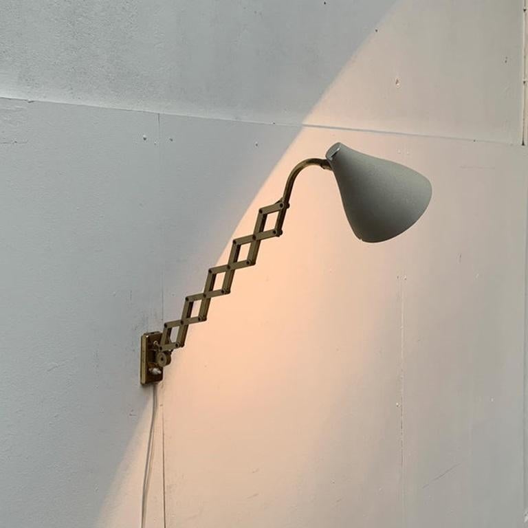 Lampada da parete a forbice di metà secolo in metallo in vendita 5