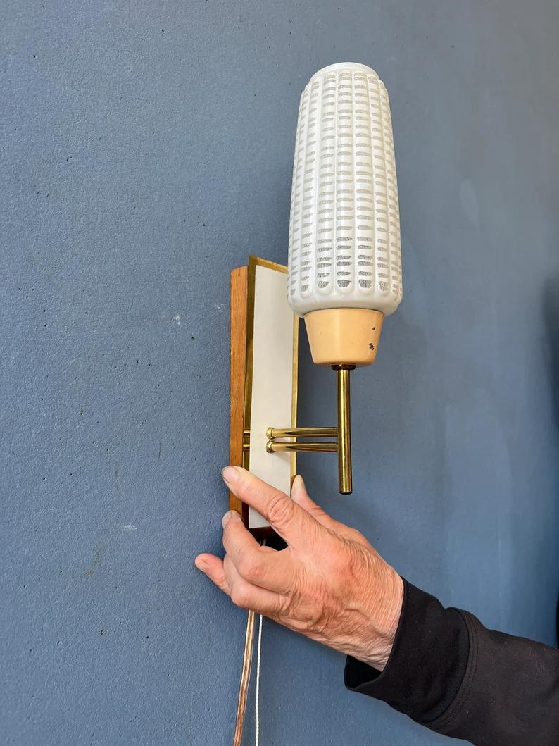 Lámpara de pared de cristal escandinava Mid Century Sconce, años 70 Metal en venta
