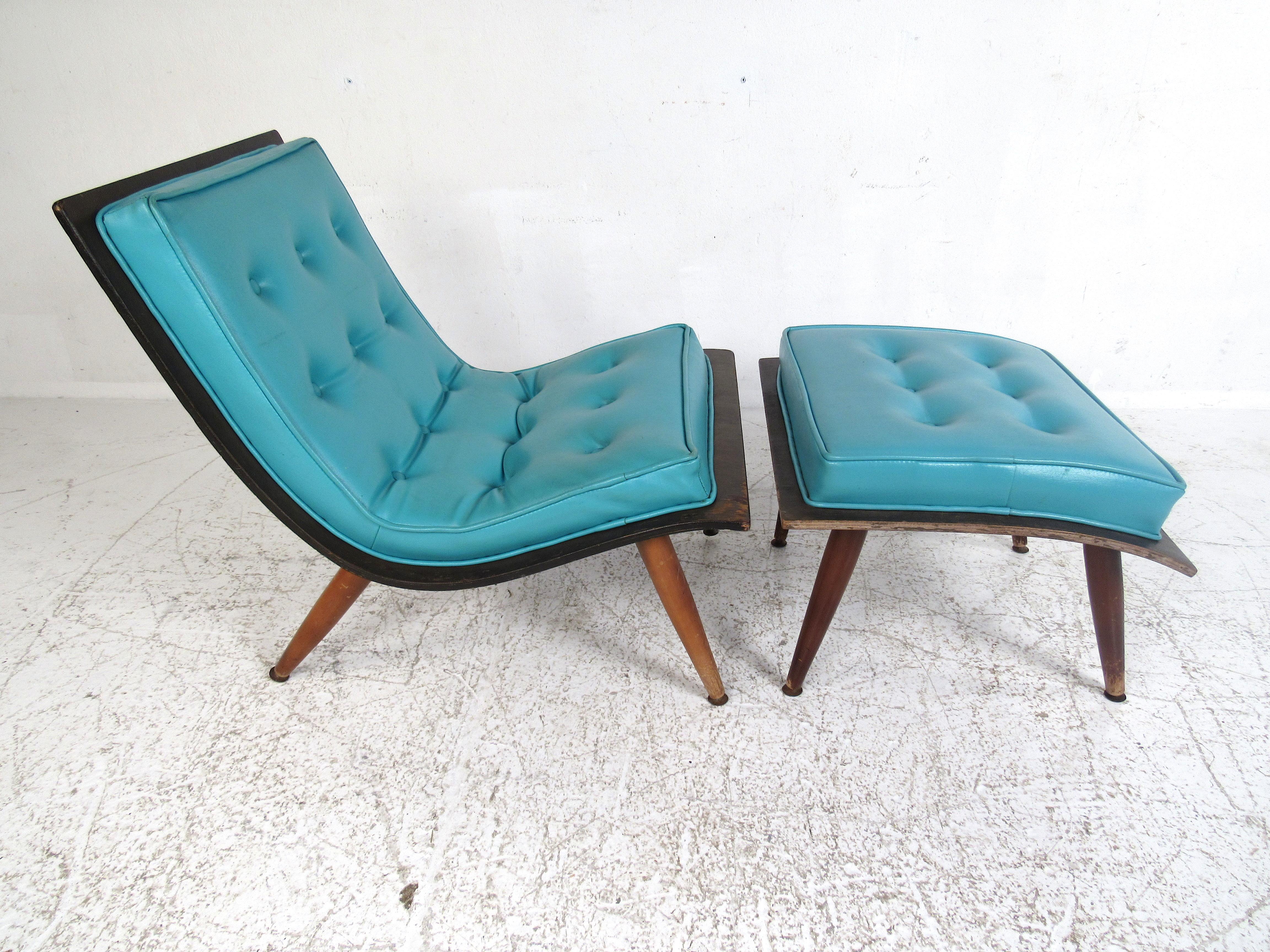 Midcentury Scoop Chair with Ottoman In Good Condition In Brooklyn, NY