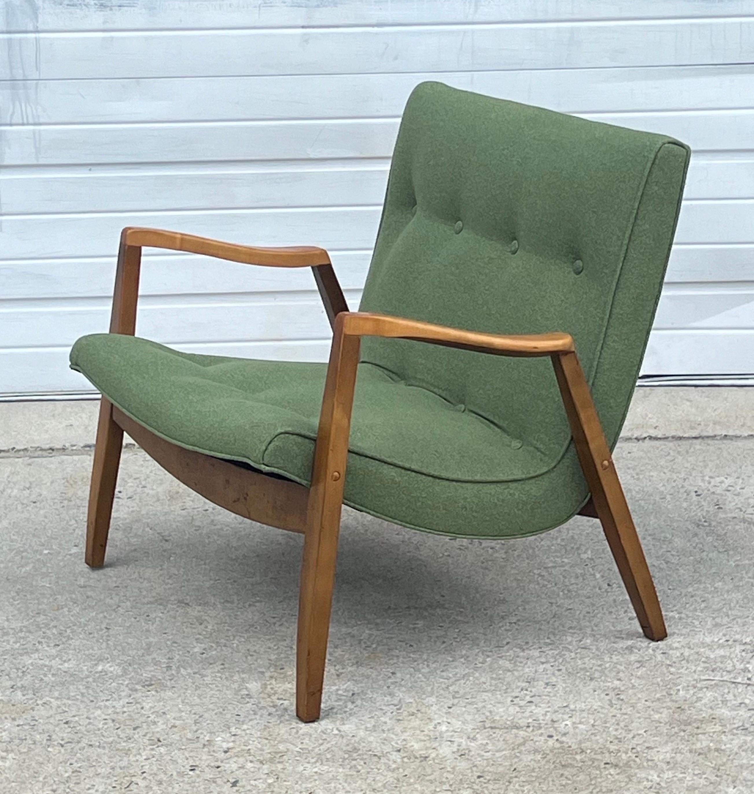 Gorgeous single lounge designed by Milo Baughman and manufactured by Thayer Coggin, circa 1960s. This iconic scoop lounge is made from maple wood that looks incredible from all angles. The upholstered seat creates a scoop shape, hence the name. The