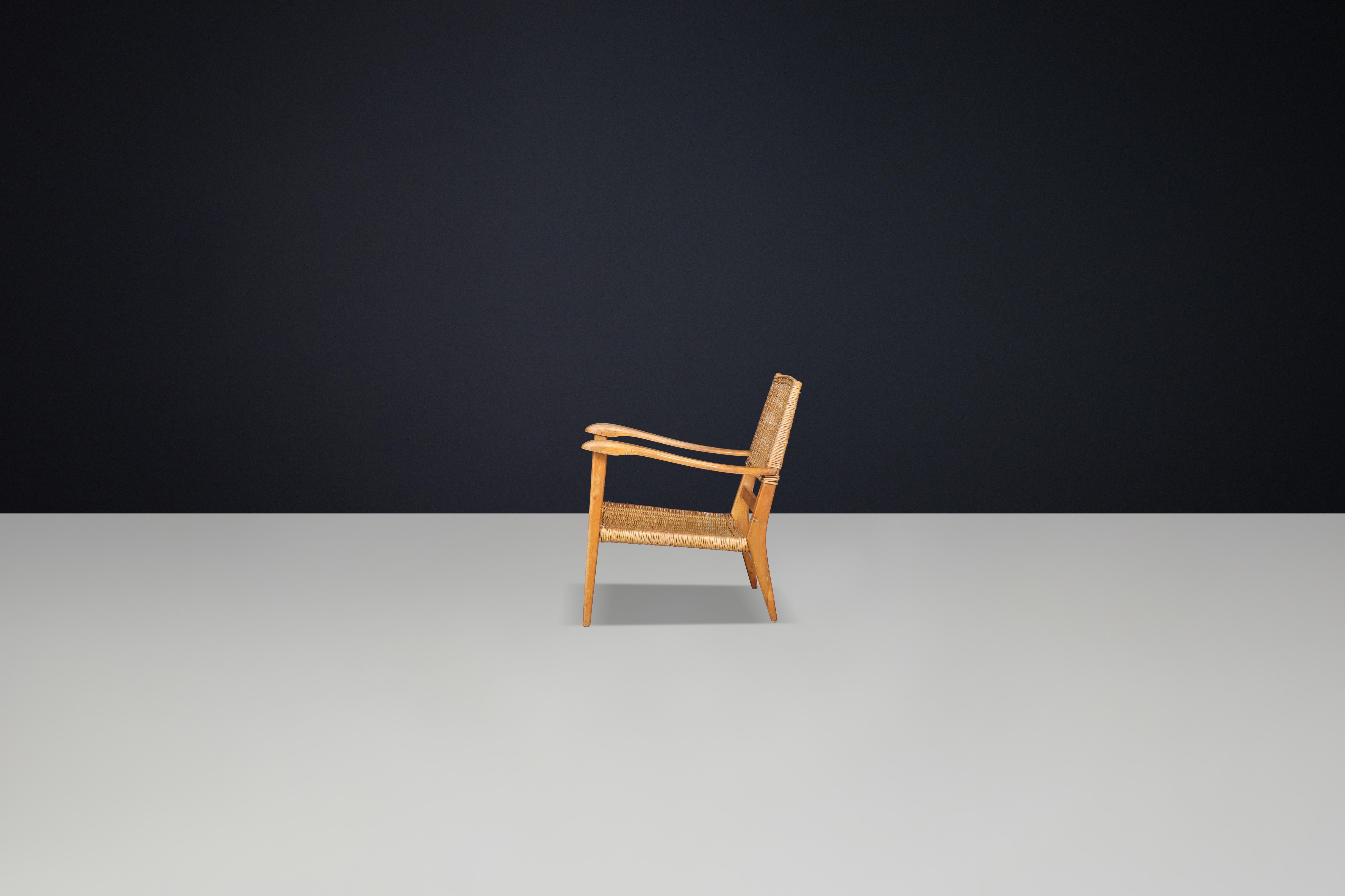 Mid-Century Sculpted Armchair in Oak and Rattan, France, 1950s For Sale 1