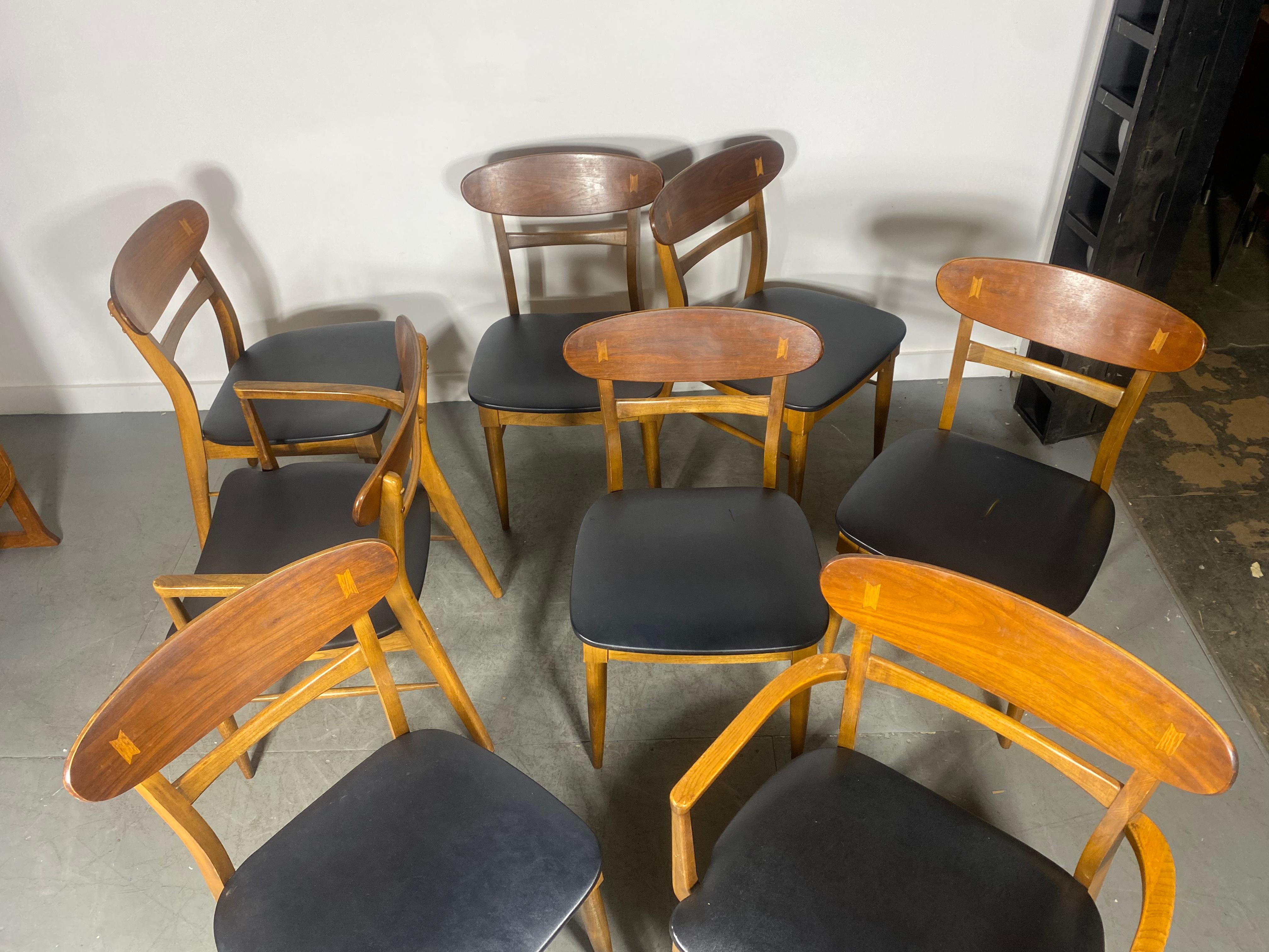 Mid-Century Modern Ensemble de 8 chaises de salle à manger à dossier sculpté du milieu du siècle Andre Bus pour Lane Acclaim en vente