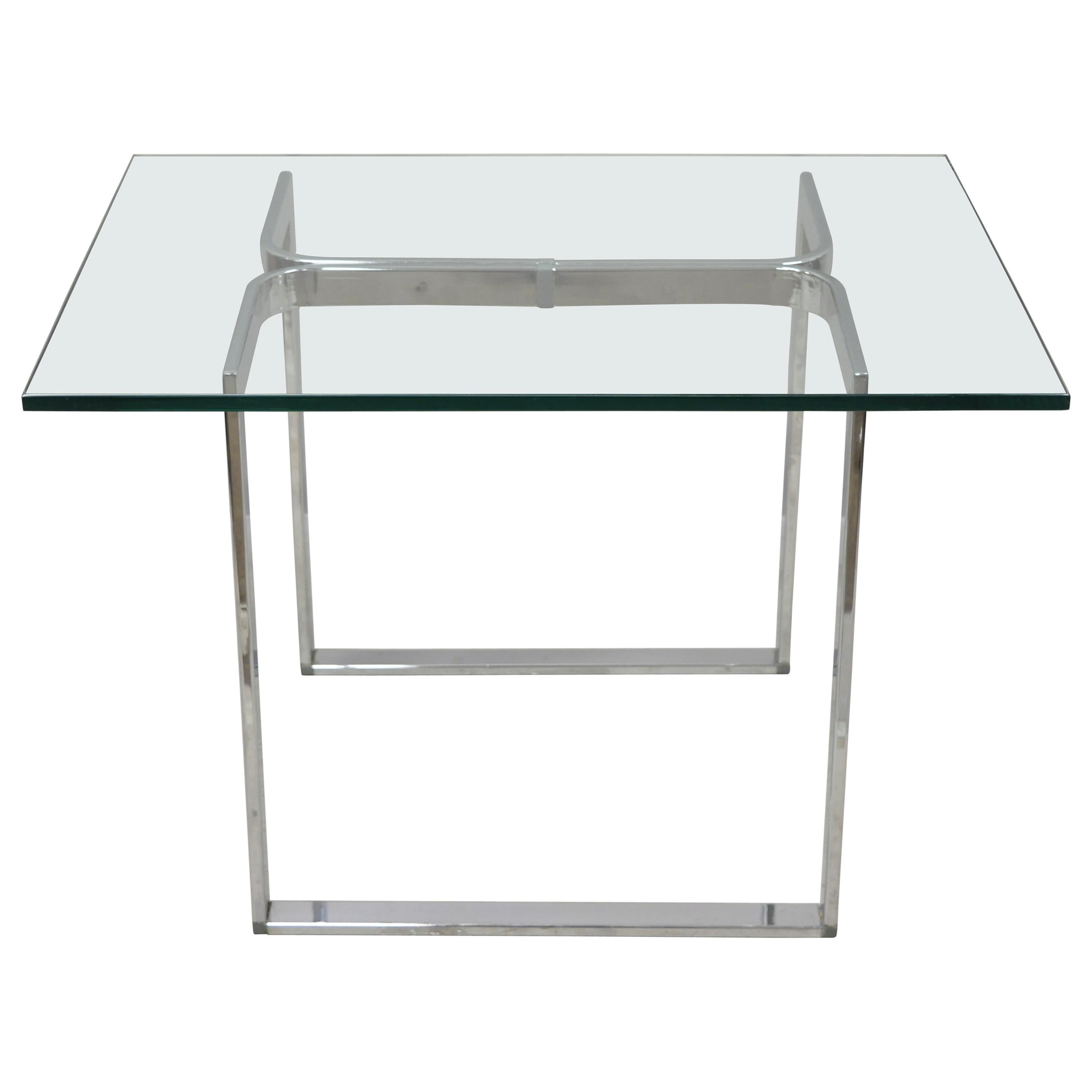 Table d'appoint en verre rectangulaire avec base en chrome sculpté du milieu du siècle dernier