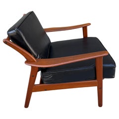 Sedia da salotto danese moderna scolpita di metà secolo di Niels Koefoed