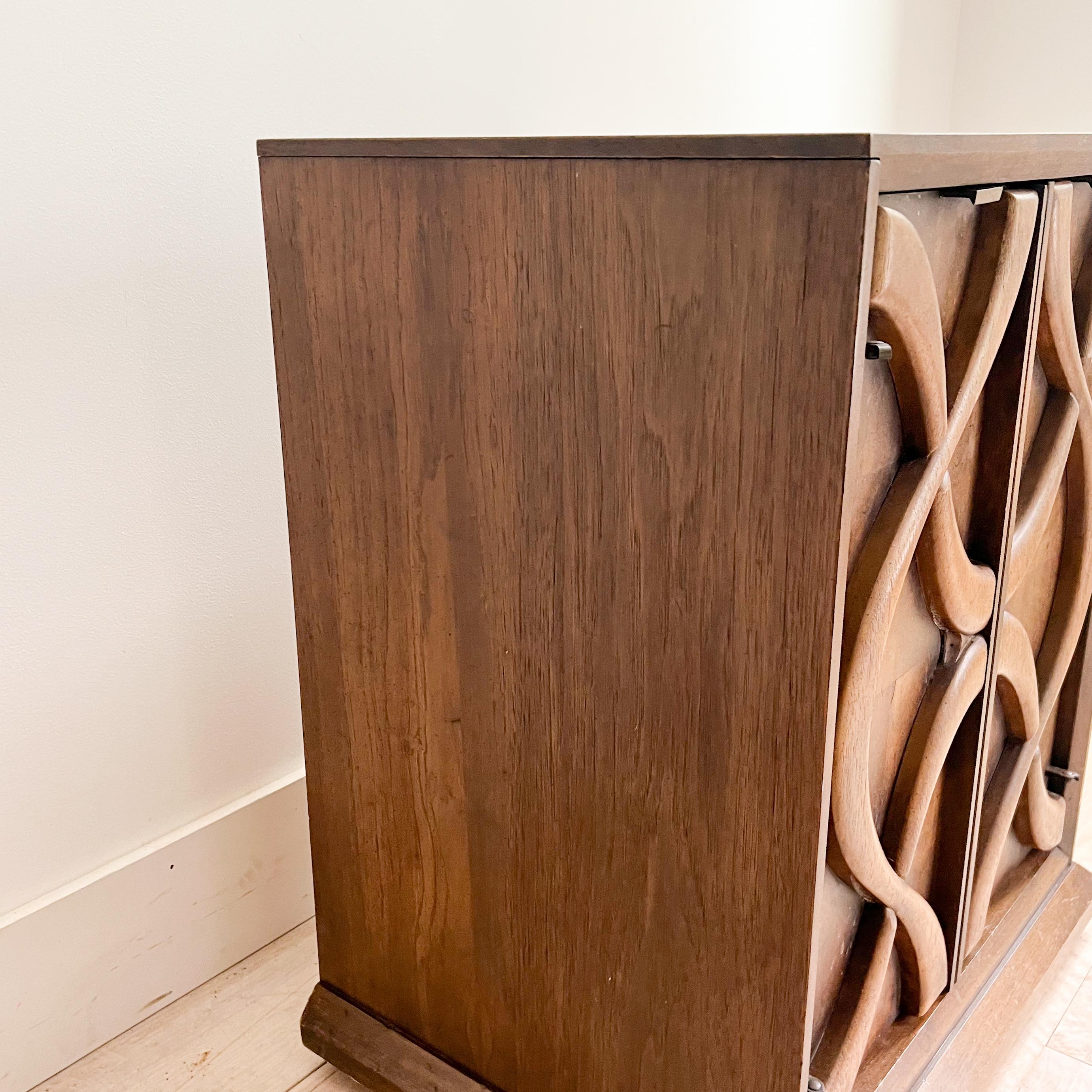 Mid Century Sculpted Front Nightstand by Stanley's Cosmopolitan Line In Good Condition In Asheville, NC