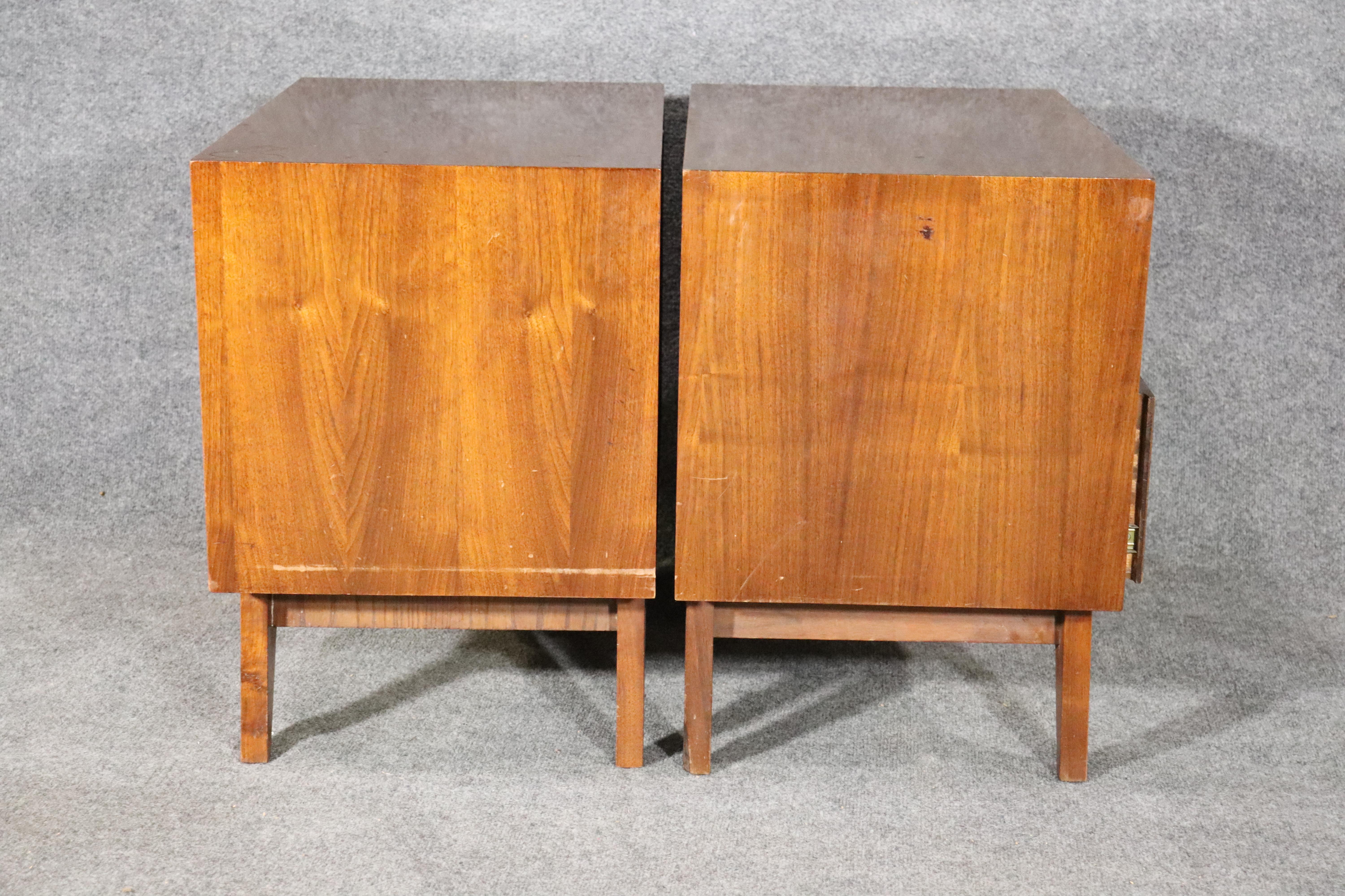 Walnut Mid-Century Sculpted Front Nigtstands For Sale