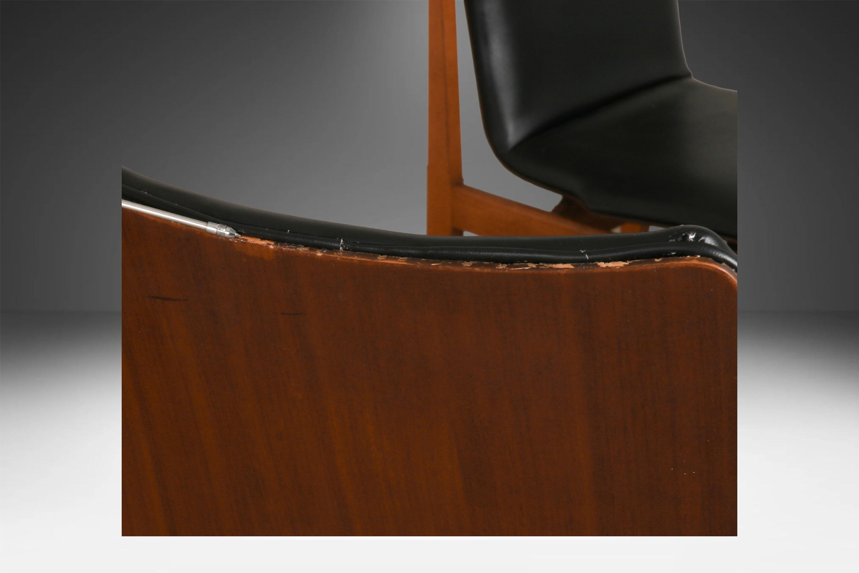 Tappezzeria Sedie da pranzo con schienale alto scolpito di metà secolo Lane's prima edizione, set di 6 pezzi in vendita