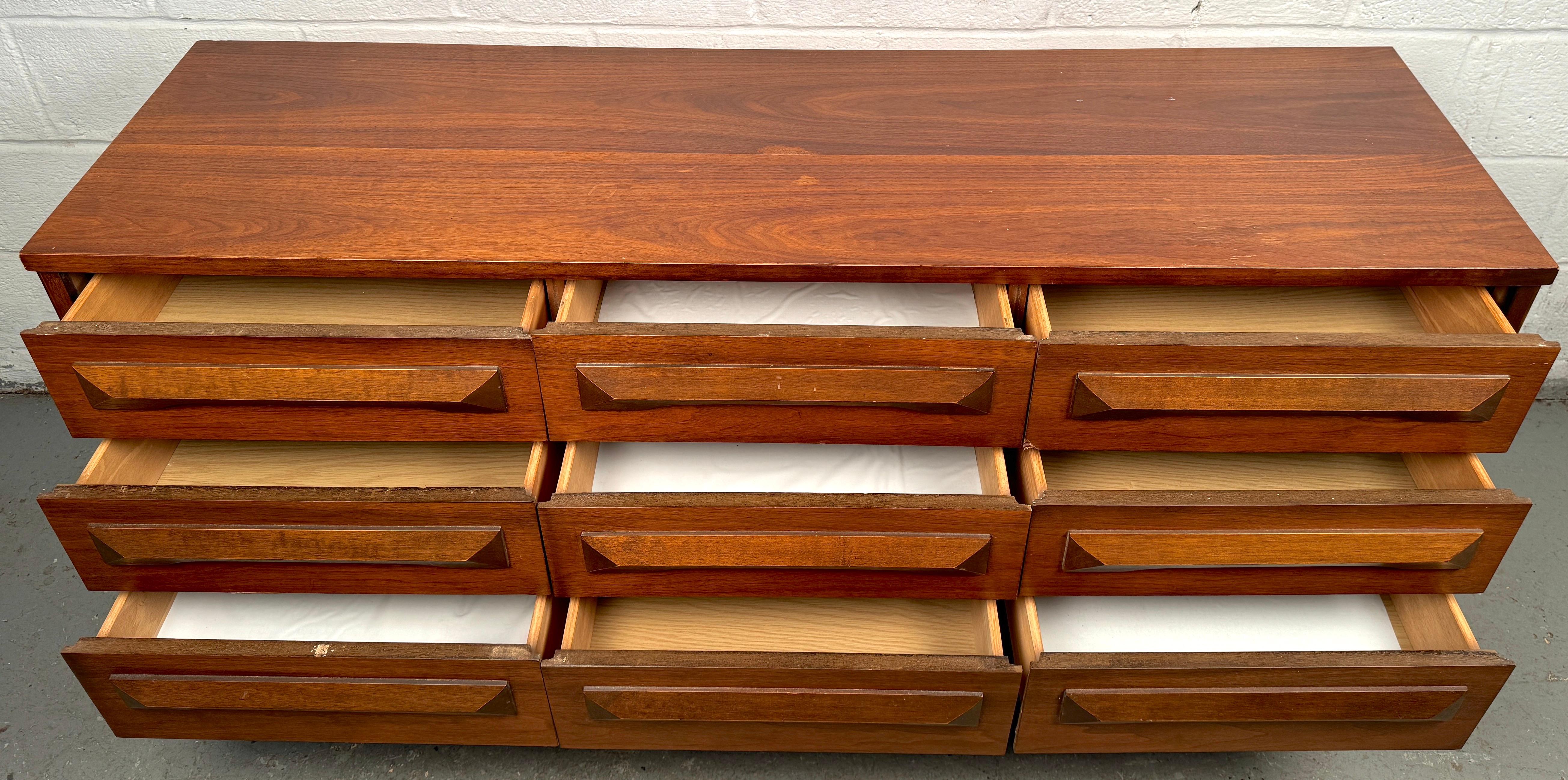 Mid-Century Sculpted Nine Drawer Dresser For Sale 4