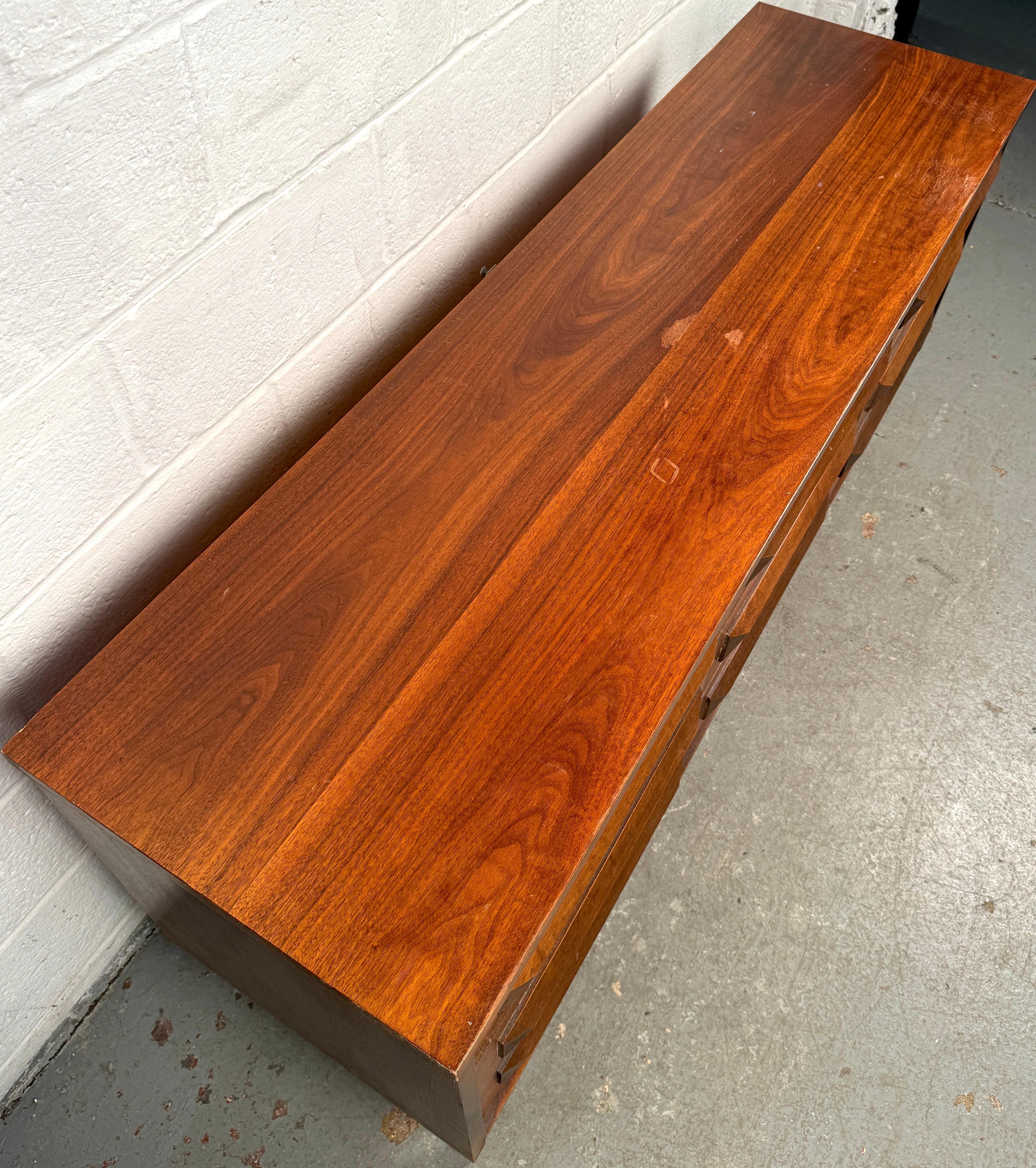 Mid-Century Sculpted Nine Drawer Dresser For Sale 2