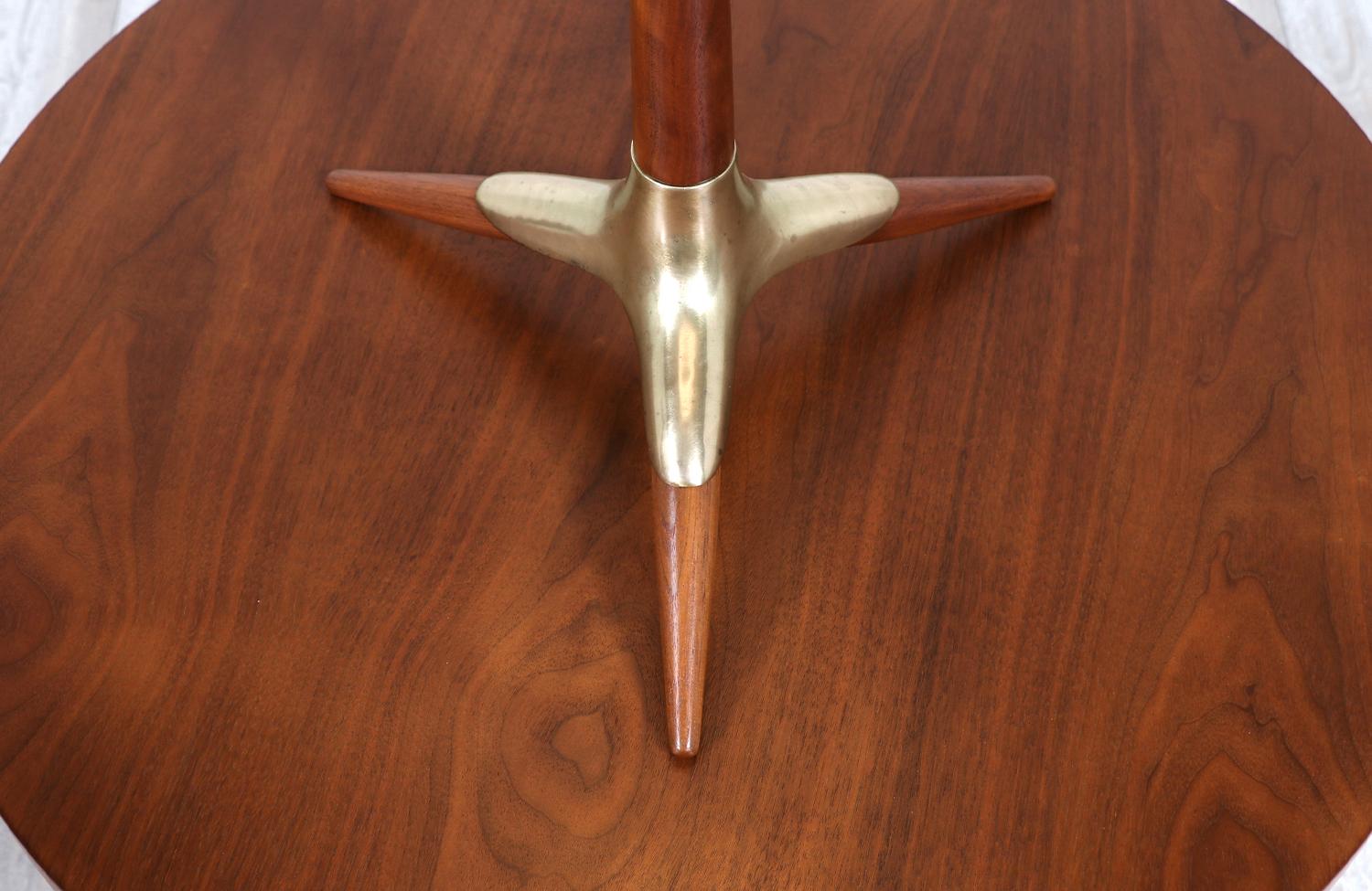 Mid-20th Century Mid-Century Sculpted Walnut & Brass Tripod Table Lamp by Modeline For Sale