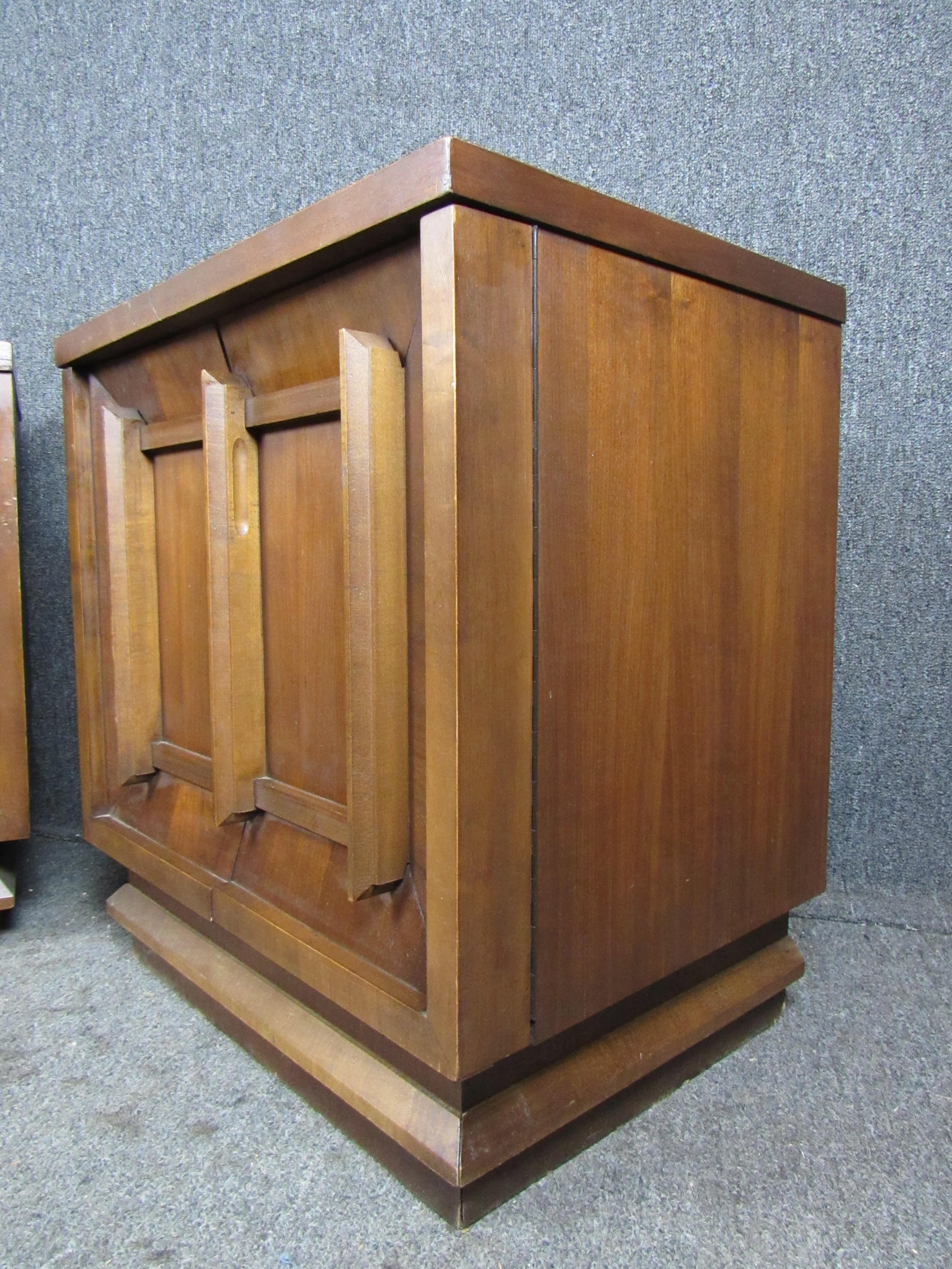 North American Midcentury Sculpted Walnut Nightstands For Sale