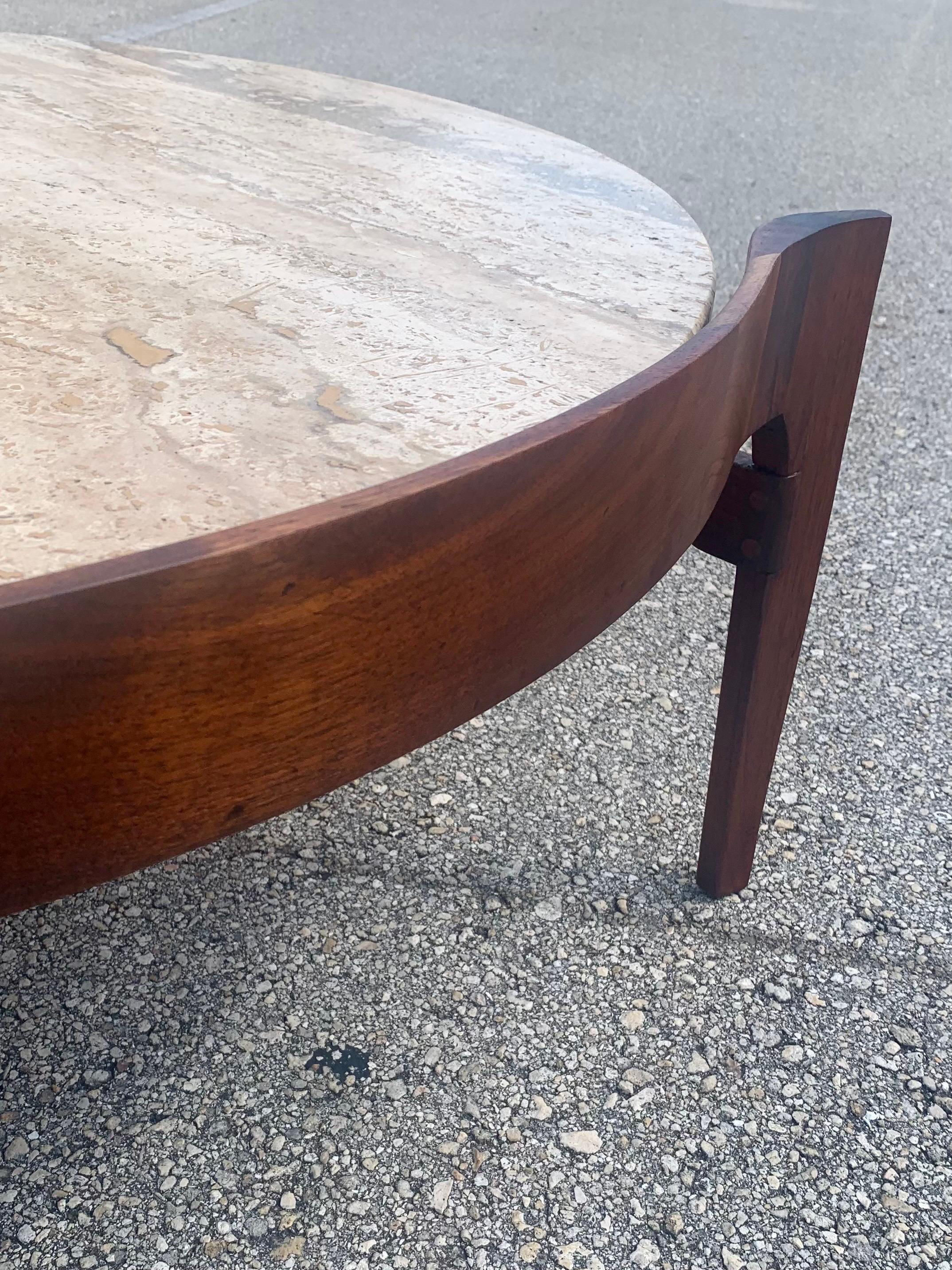 Mid-Century Sculpted Walnut & Travertine Coffee Table by Gordon’s Furniture Co.  In Good Condition For Sale In Boynton Beach, FL