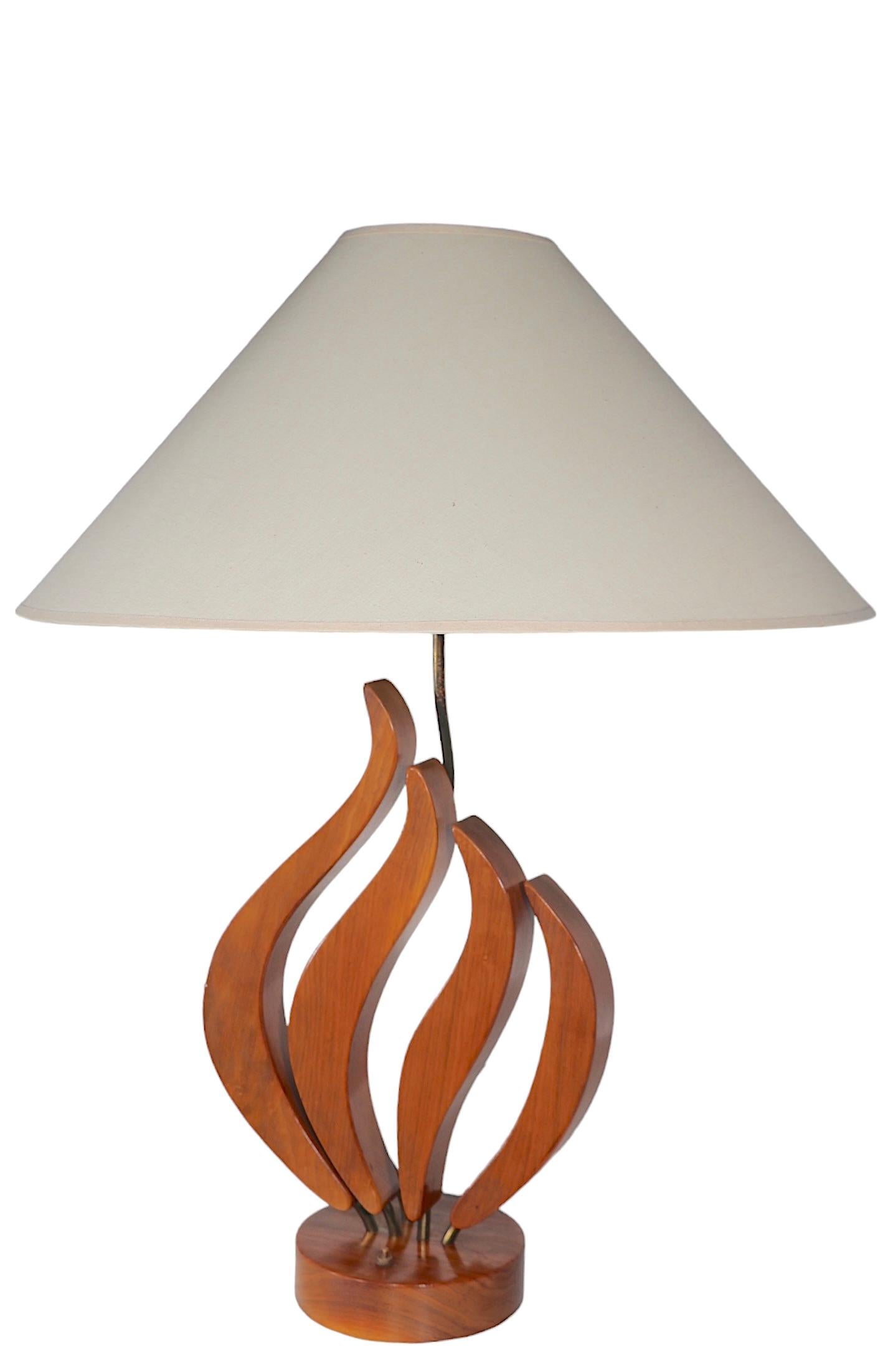 Mid-Century Modern Mid Century Sculpted Wood Organic Form Table Lamp c 1950's  en vente