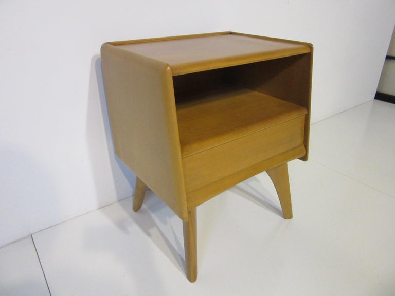 Midcentury Sculptura Nightstand by Heywood Wakefield at 1stDibs