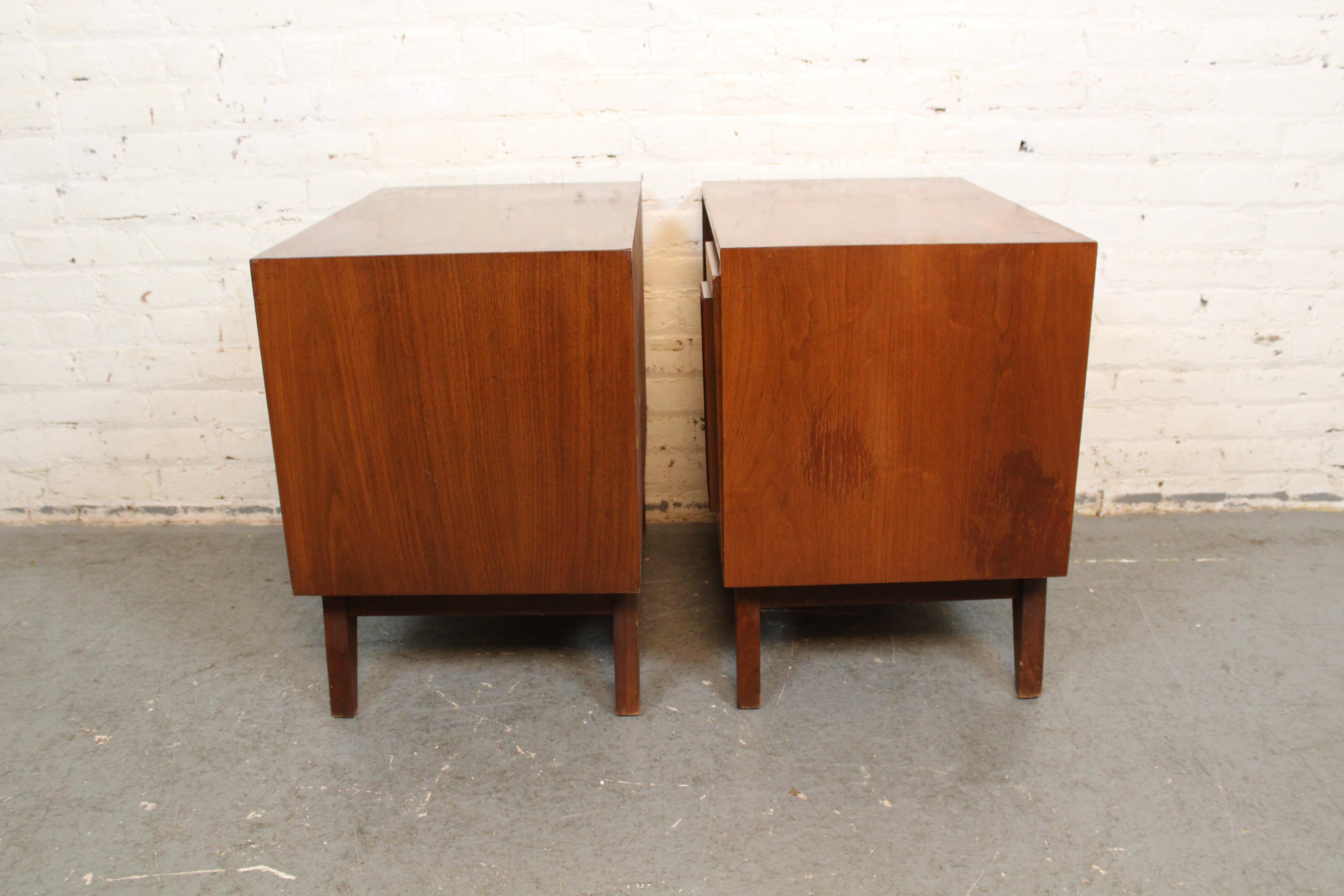 Carved Mid-Century Sculptural American Walnut Nightstands For Sale