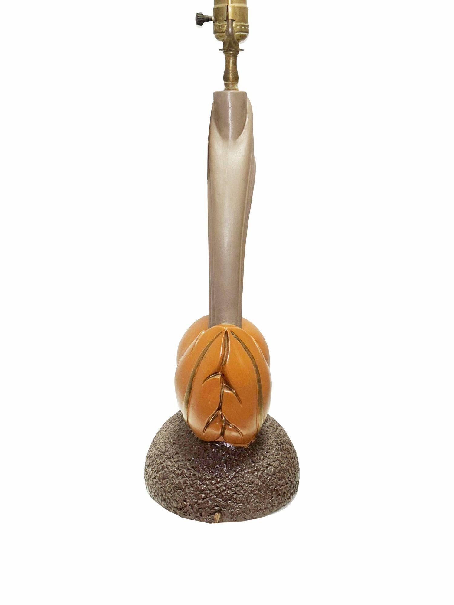 Paire de lampes en poterie d'art sculpturale du milieu du siècle, vers les années 1950 Excellent état - En vente à Van Nuys, CA