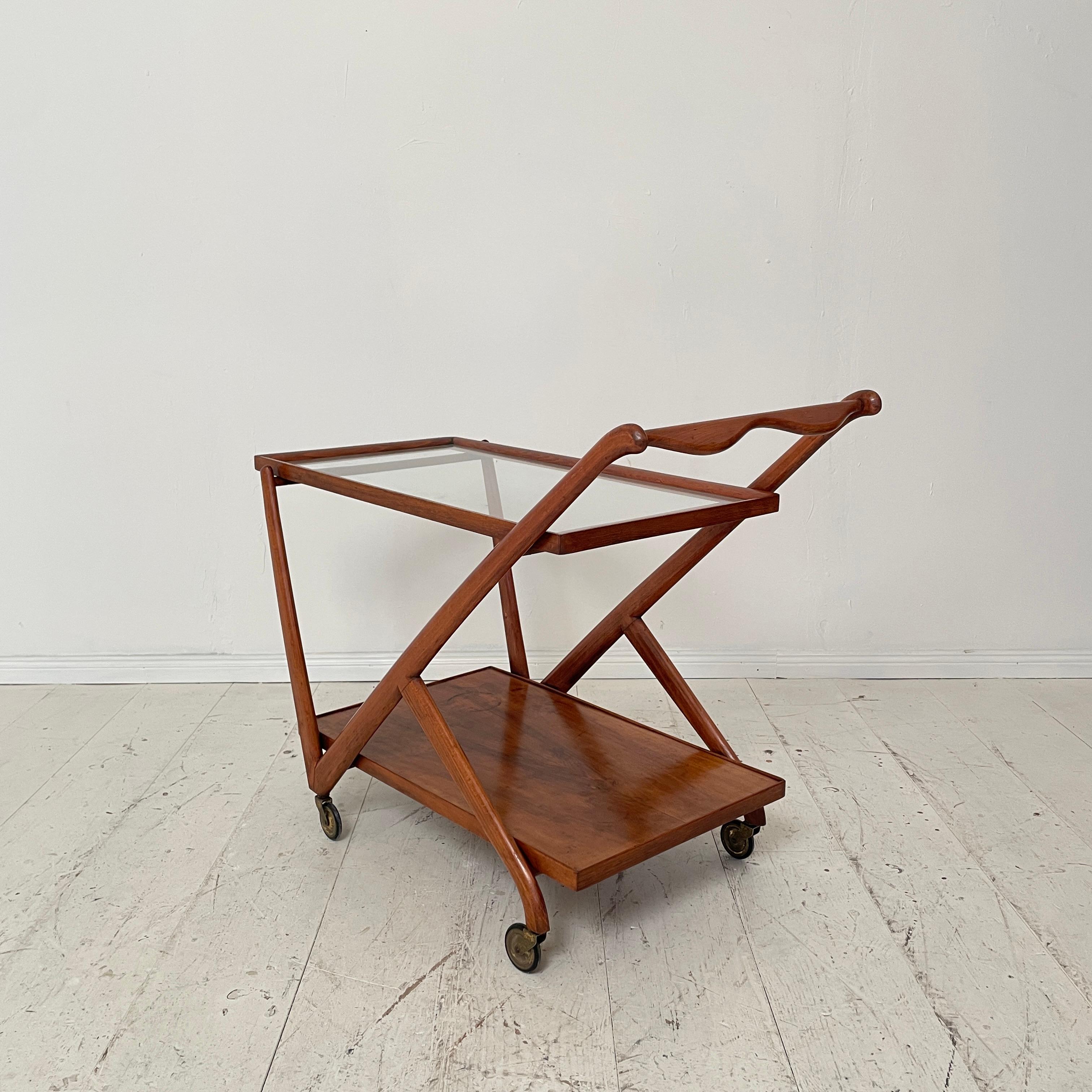 Mid-Century Sculptural Bar Cart by Cesare Lacca in Light Brown Walnut, 1950s 3