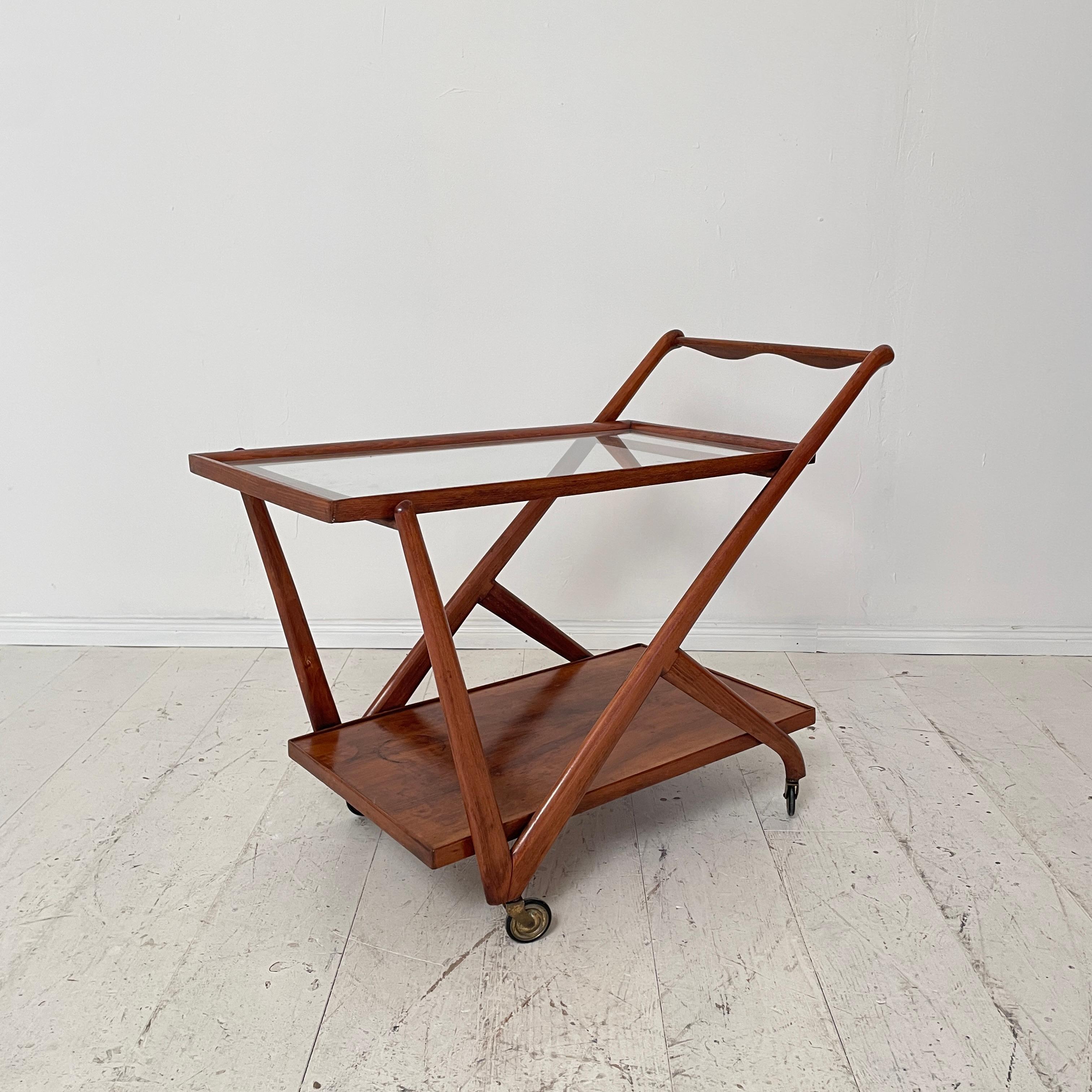 Mid-Century Sculptural Bar Cart by Cesare Lacca in Light Brown Walnut, 1950s 1