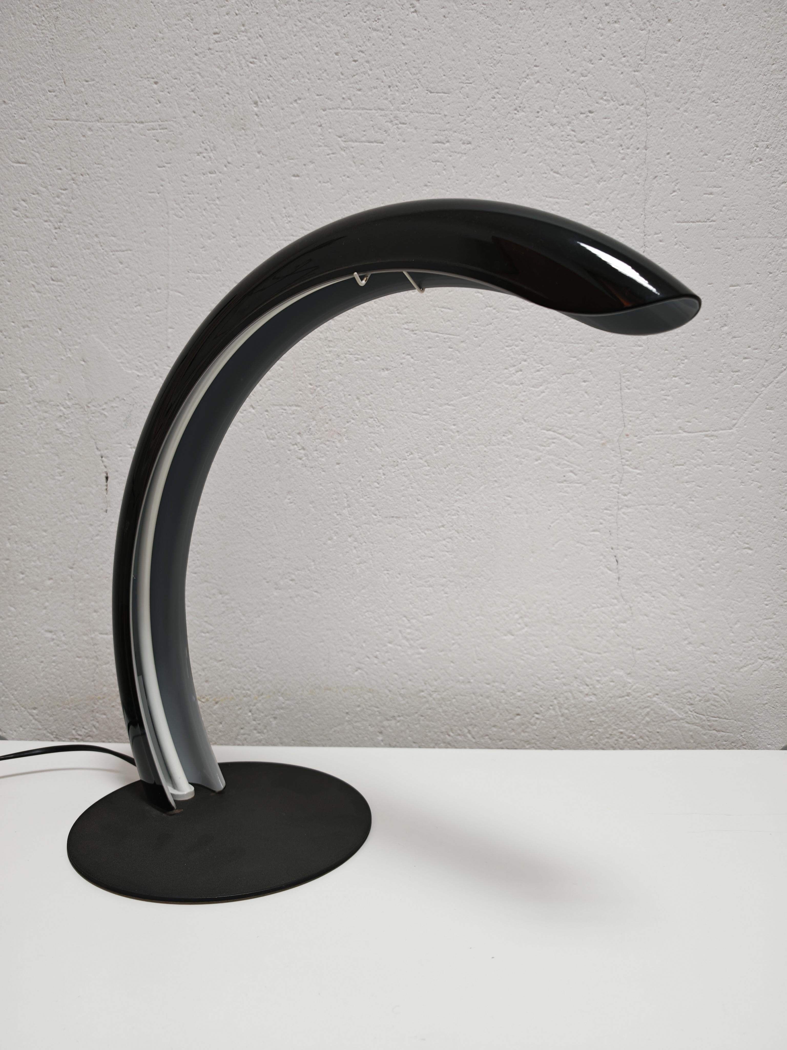 Métal Lampe de table en verre de Murano noir, moderne du milieu du siècle, par AV Mazzega, Italie 1970 en vente