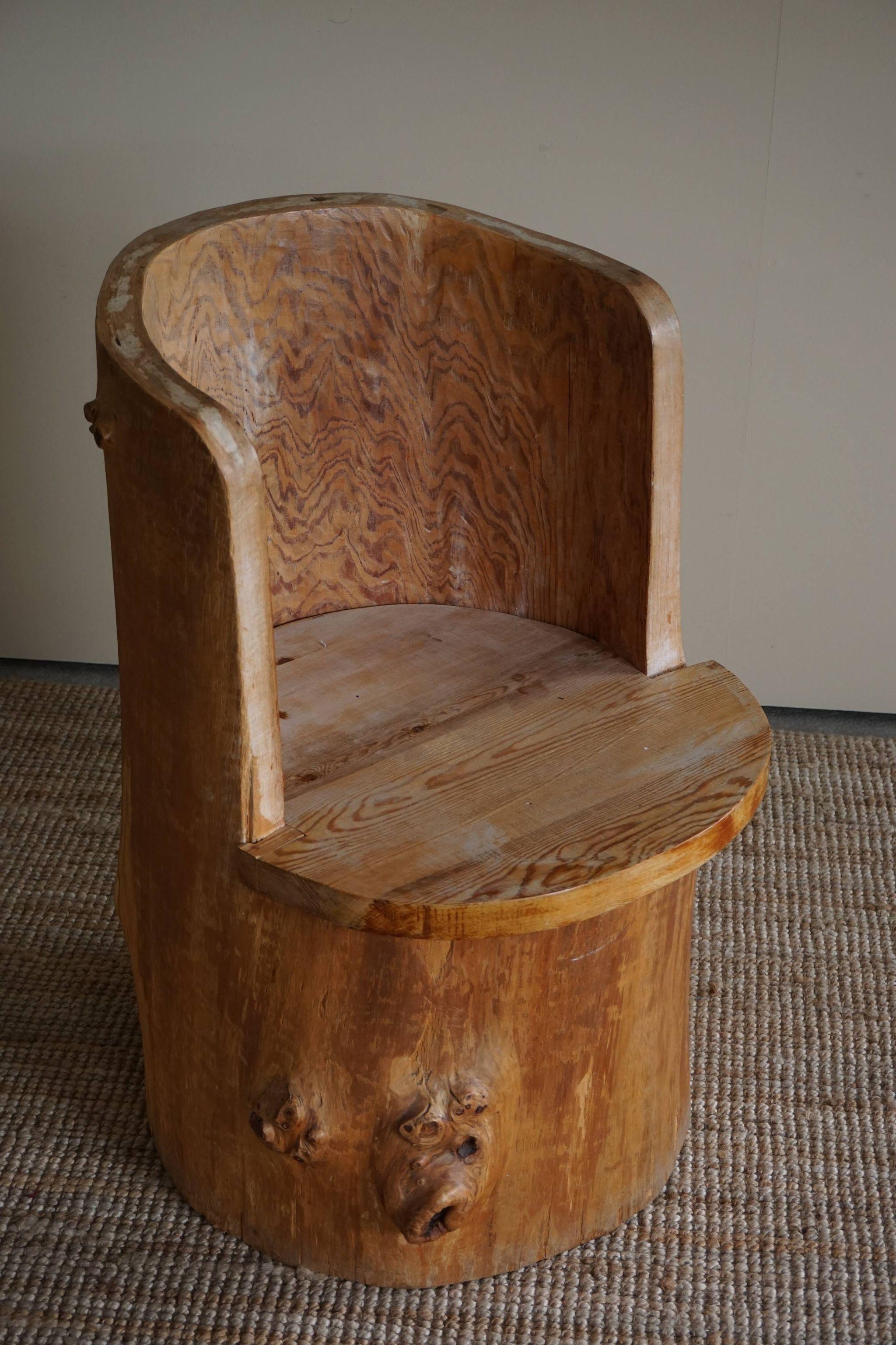Mid-Century Sculptural Brutalist Swedish Stump Chair in Solid Pine  In Good Condition For Sale In Odense, DK
