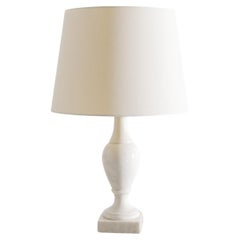 Skulpturale Tischleuchte aus massivem weißen Carrara-Marmor, 1960er Jahre