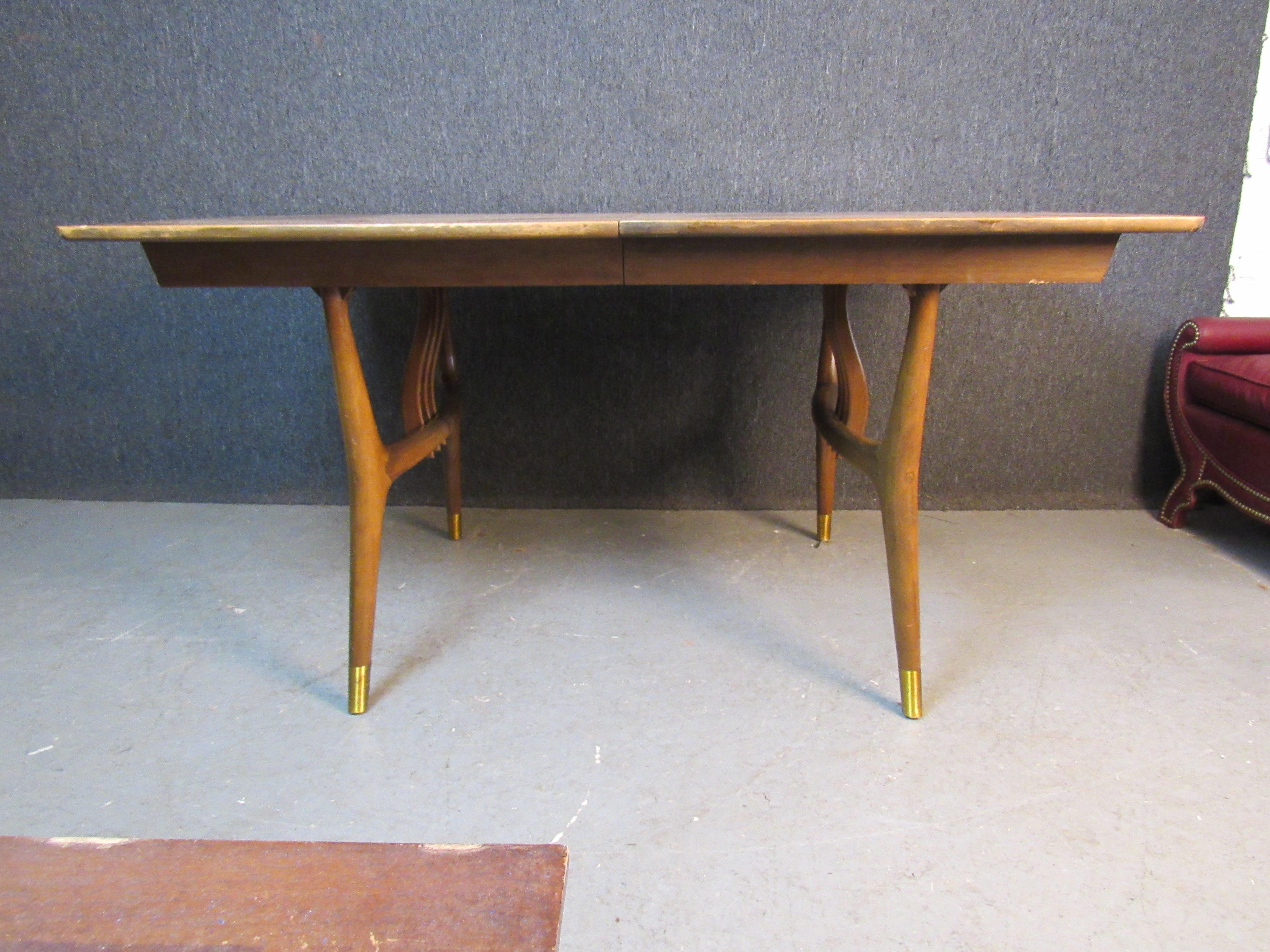Mid-Century Modern Mid-Century Sculptural Dining Table by Blowing Rock Furniture For Sale
