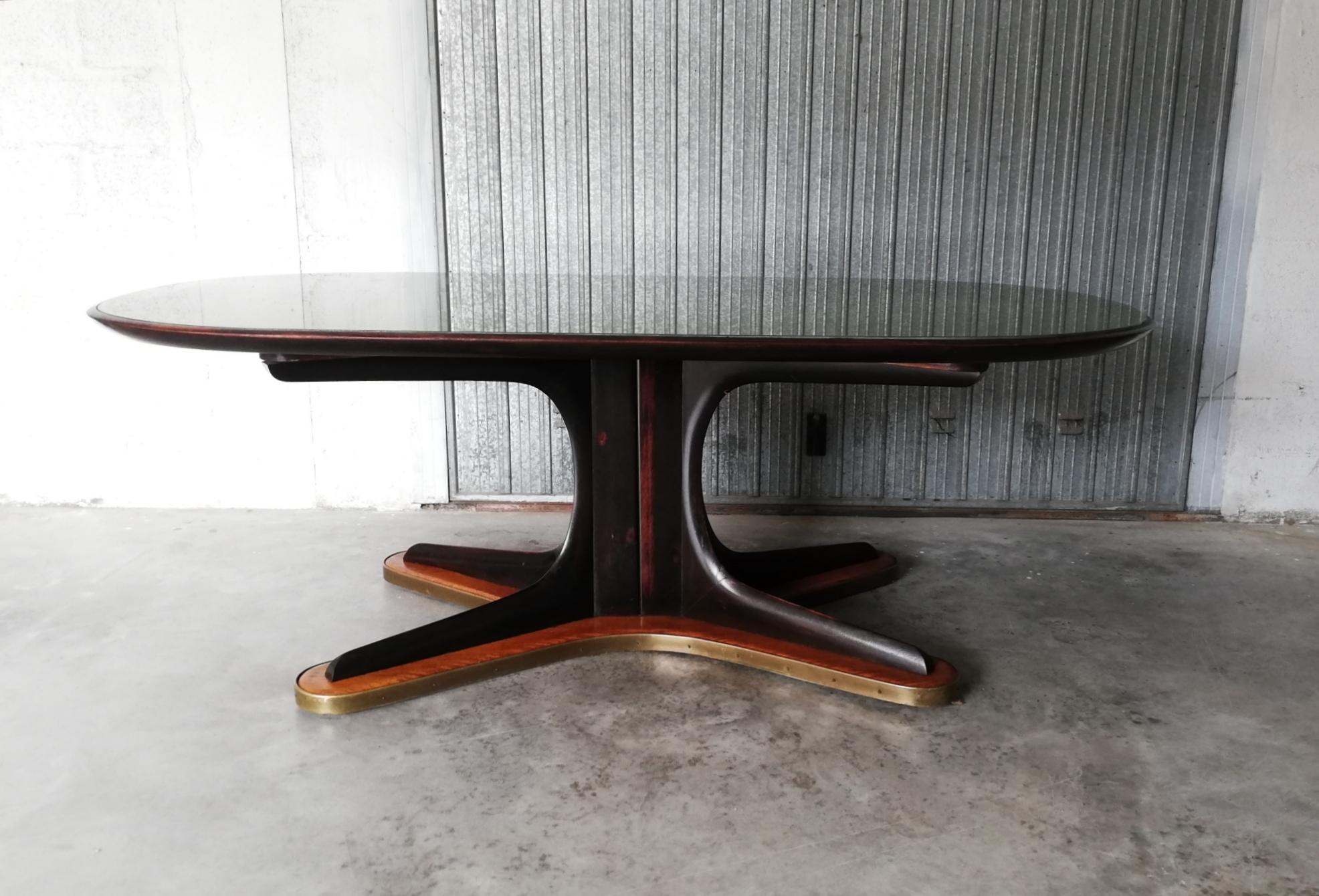 Mid-Century Modern Midcentury Sculptural Dining Table by Vittorio Dassi For Sale