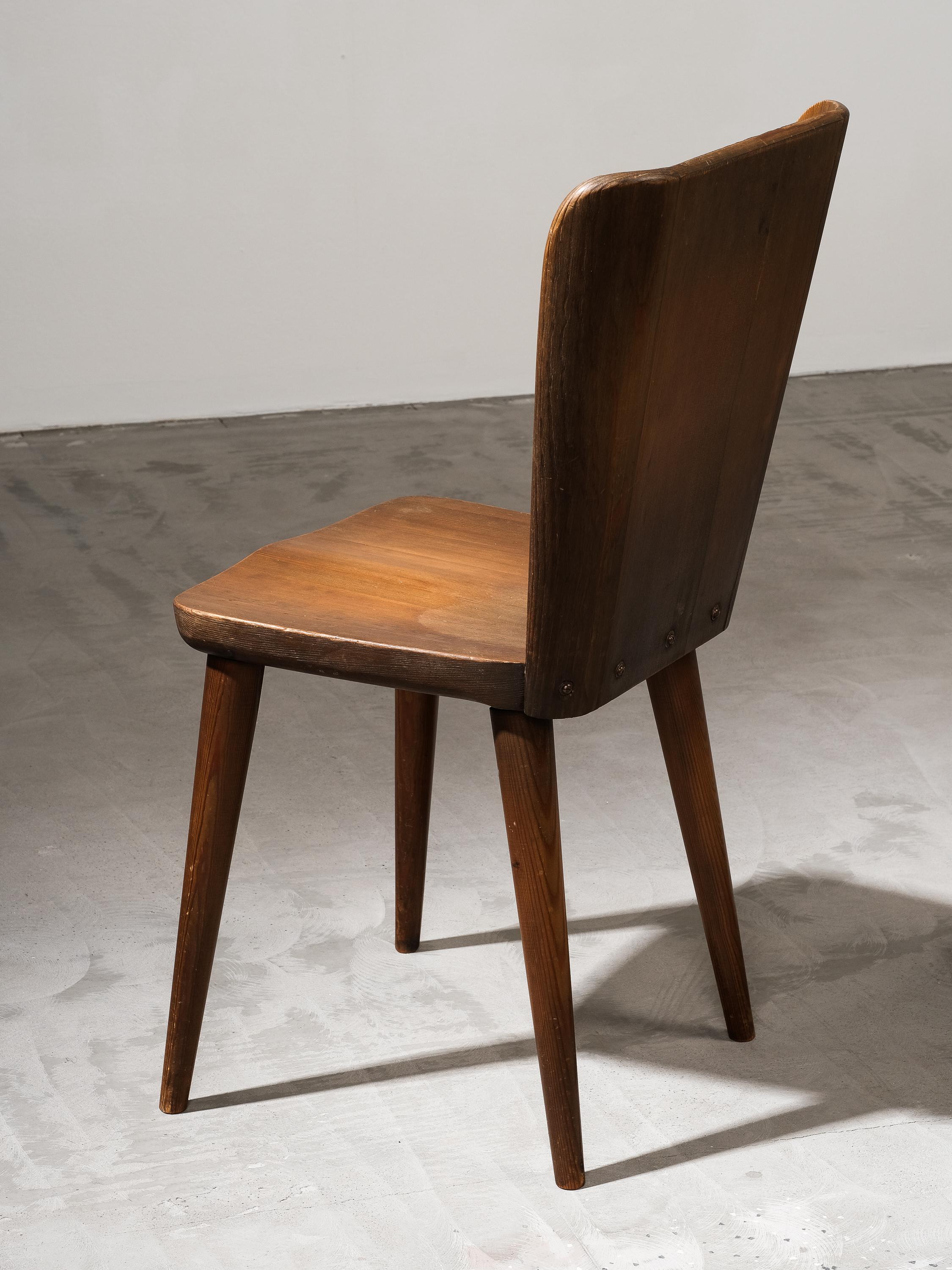 Ensemble de salle à manger sculptural en pin du milieu du siècle par Göran Malmvall, Suède, années 1940 en vente 5