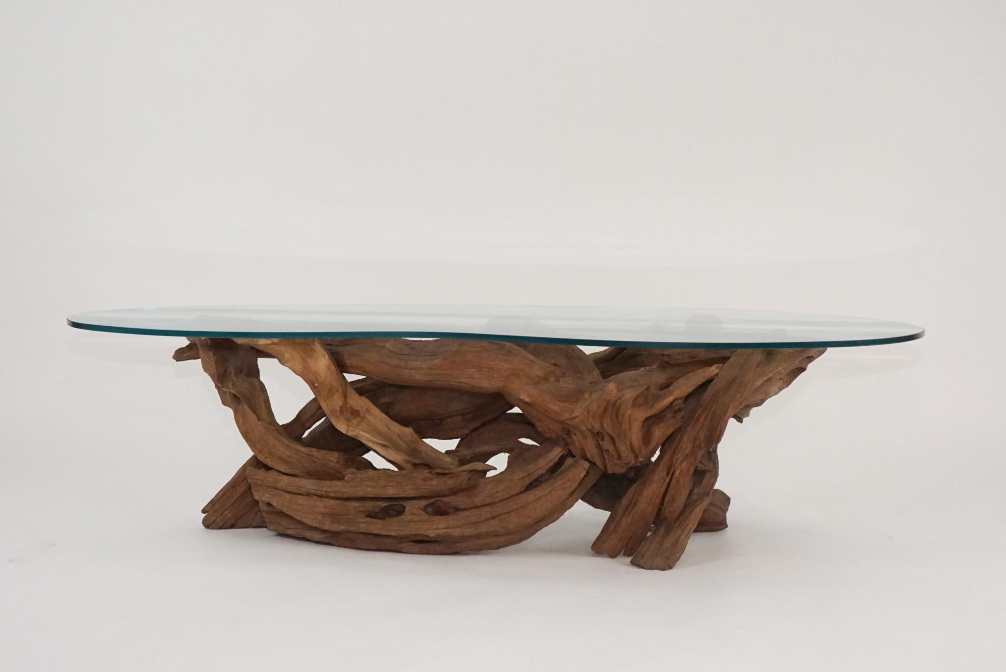 Midcentury Sculptural Driftwood Coffee Table with Biomorphic Freeform Glass Top In Good Condition In Hudson, NY