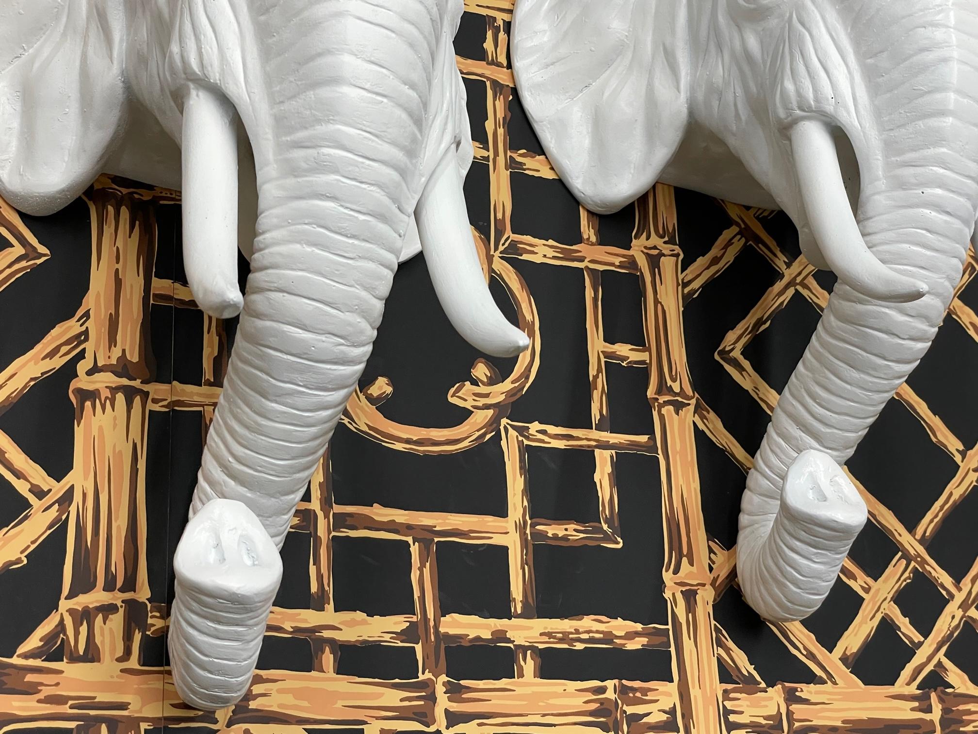Skulpturale Wandregale in Elefantenform aus der Mitte des Jahrhunderts (20. Jahrhundert) im Angebot