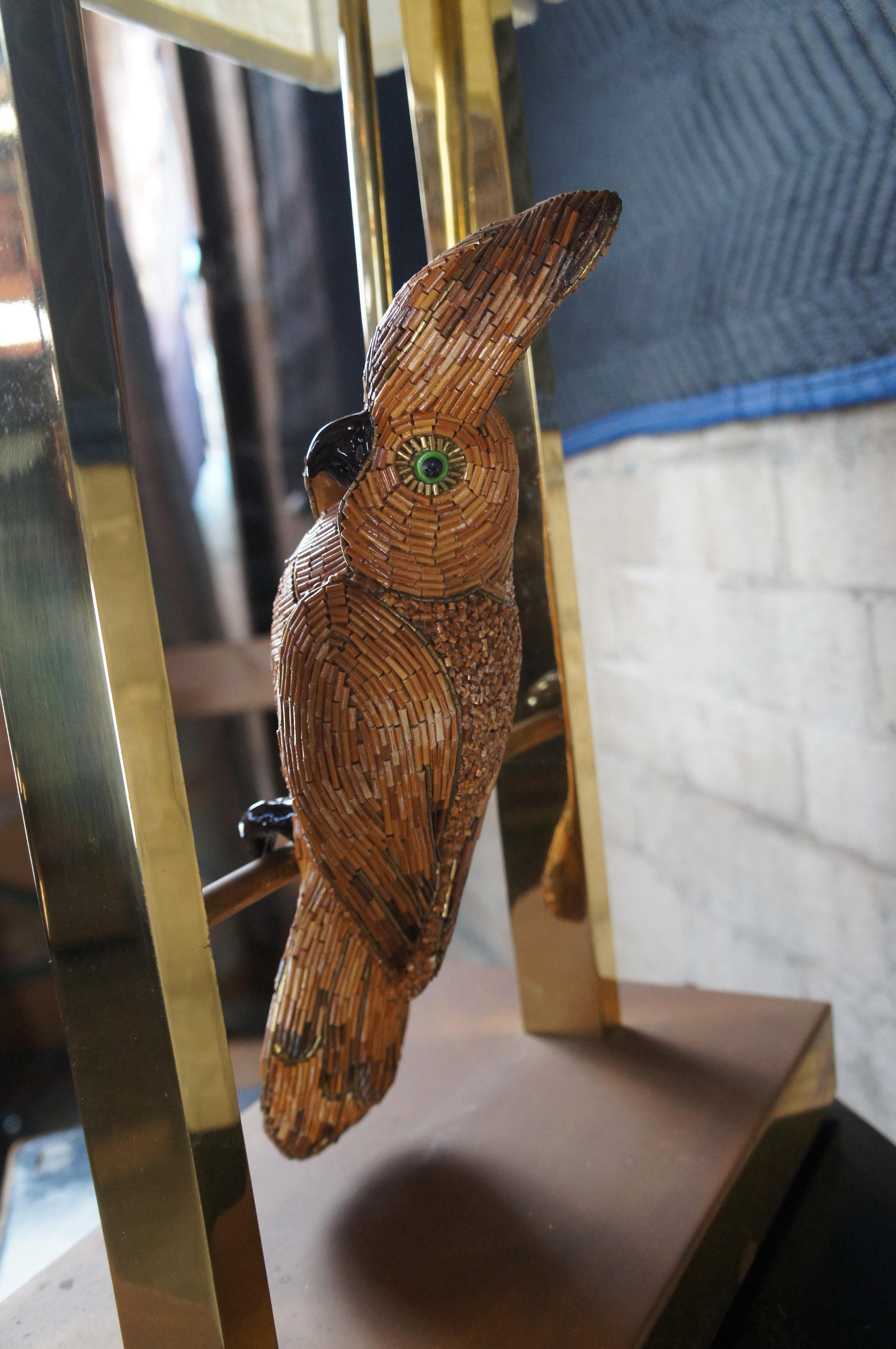 Skulpturale französische Kockatoo-Lampe Macaw auf Swing Leinenschirm MCM 34