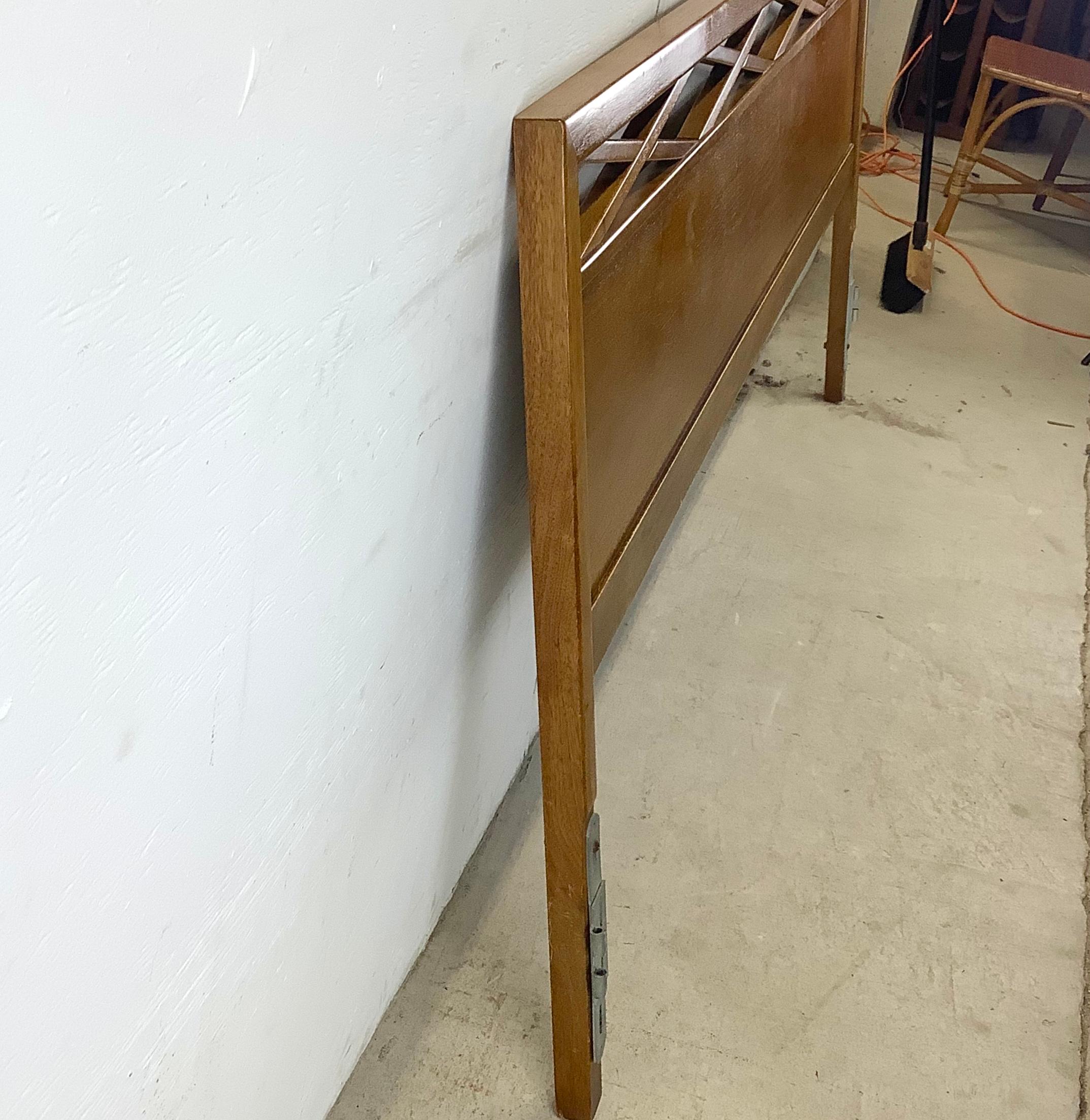 Mid-Century Sculptural Headboard - King In Good Condition For Sale In Trenton, NJ
